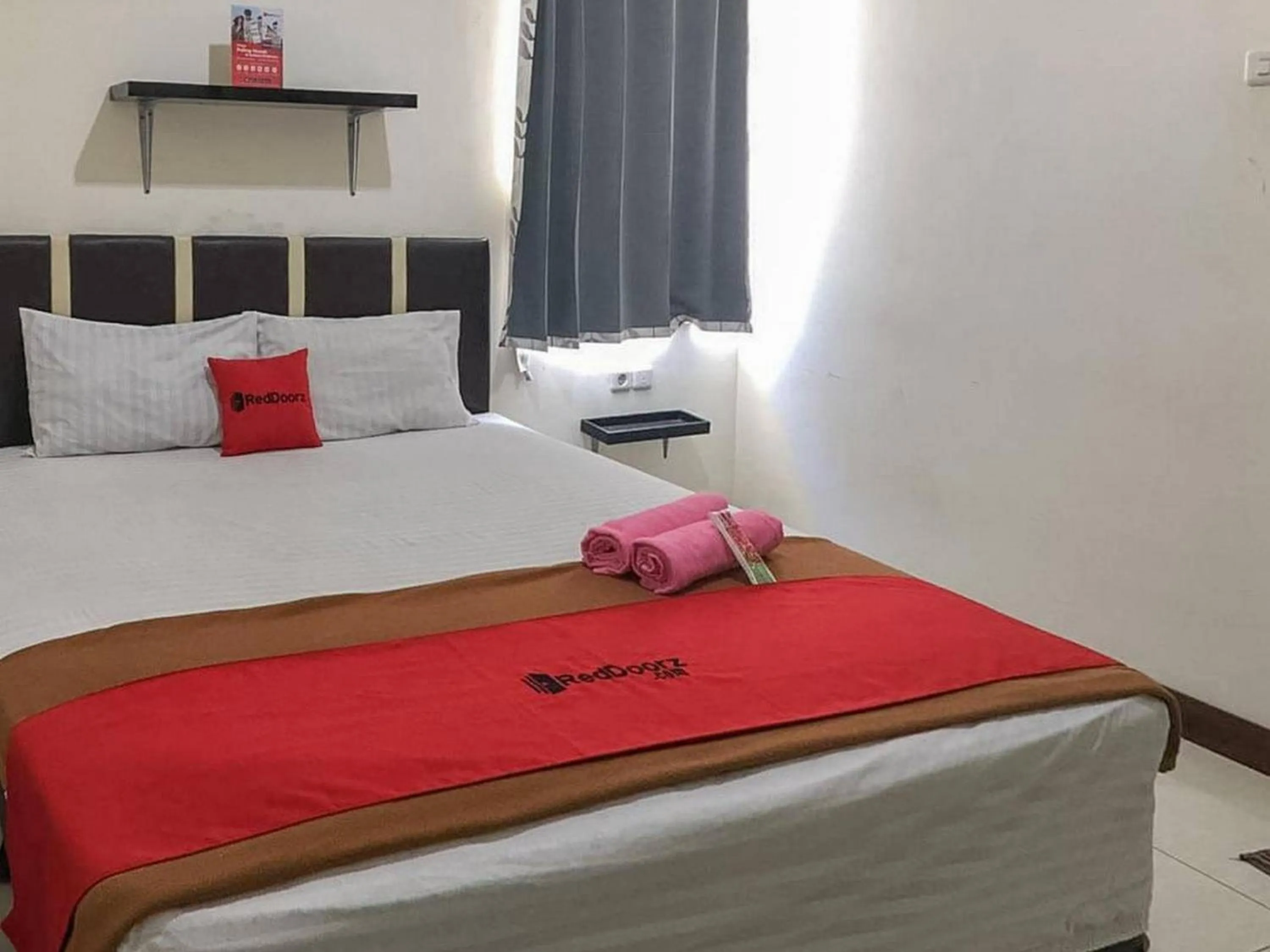 Bedroom, Bed in RedDoorz at Karangploso 2