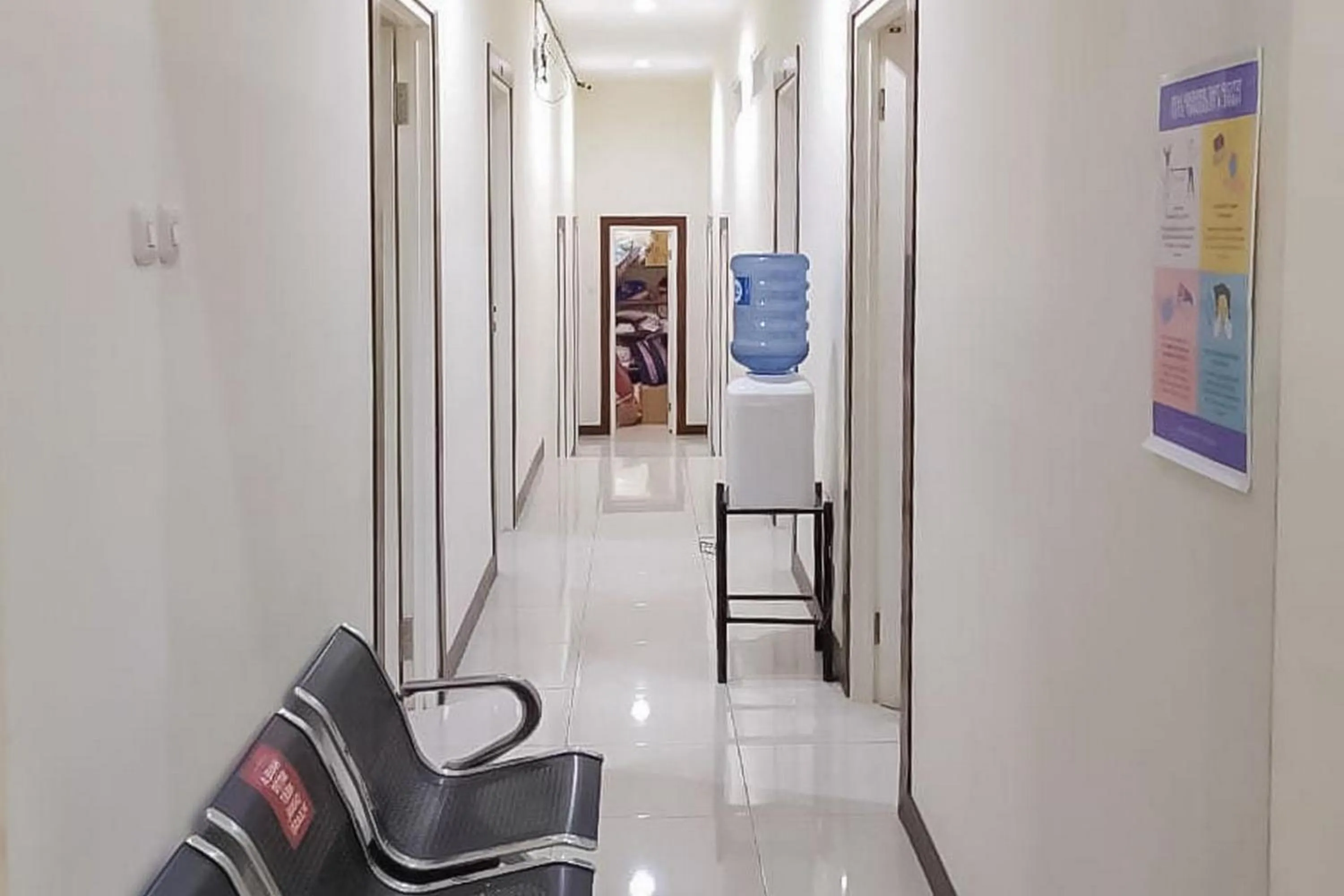 Seating area in RedDoorz at Karangploso 2