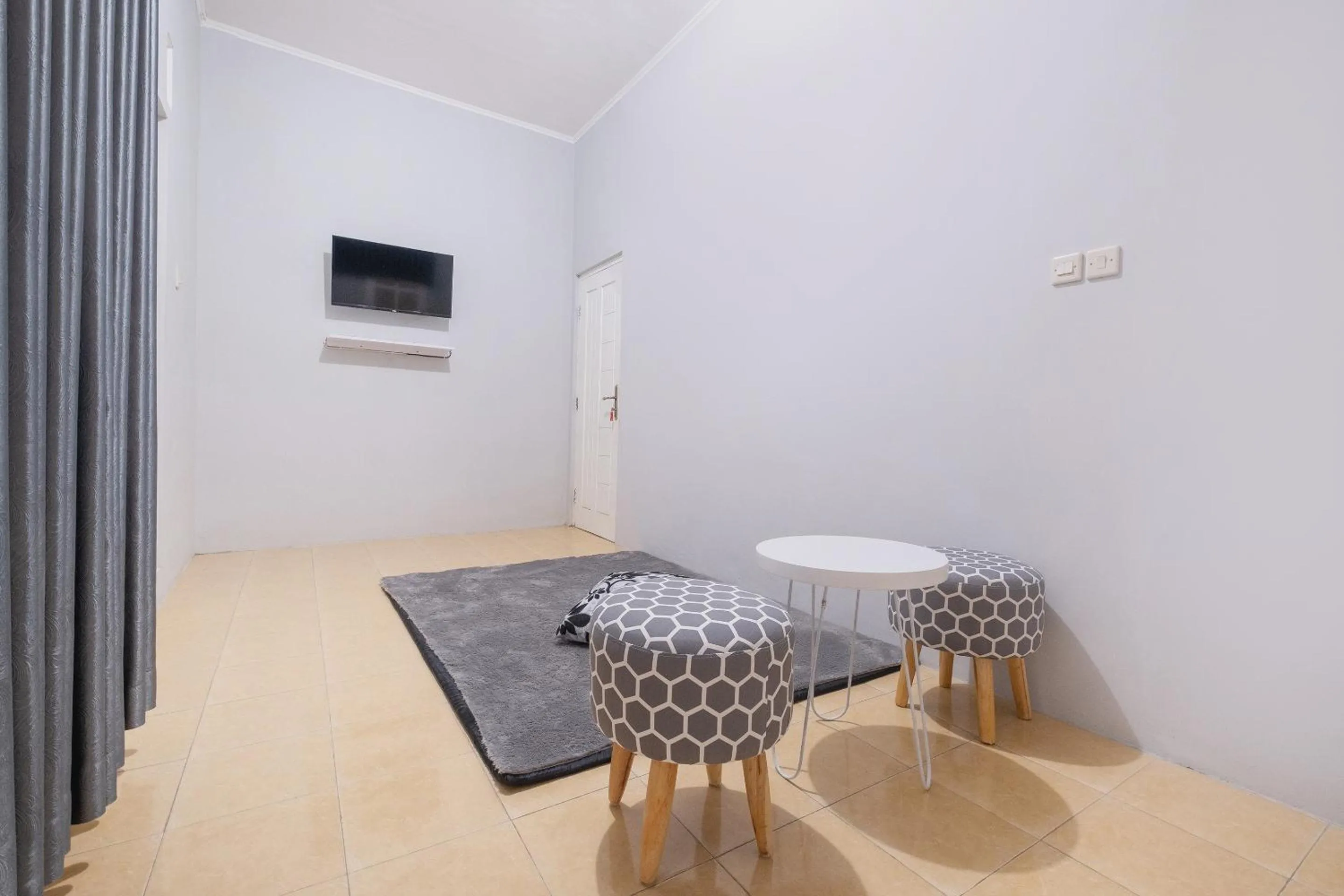 Bedroom in Hotel O Nareswari Guest House Syariah