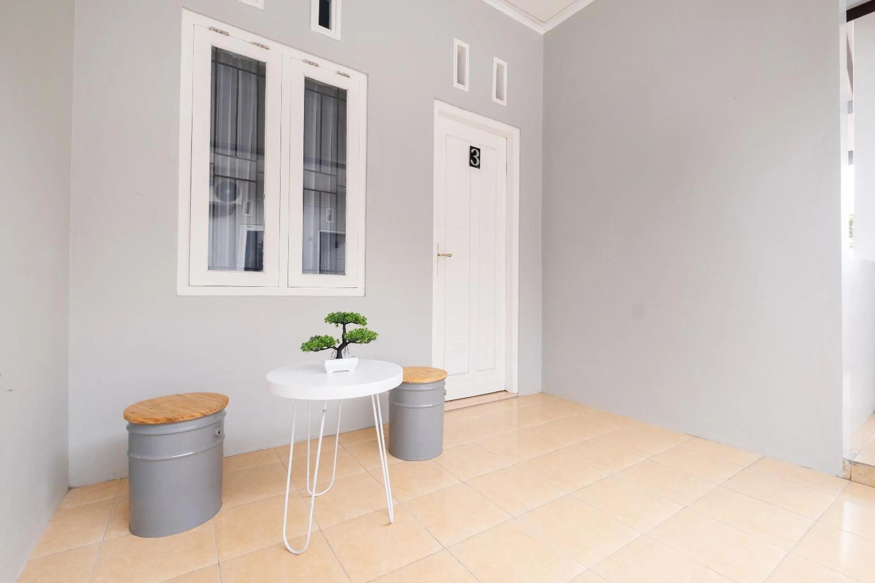 Lobby or reception in Hotel O Nareswari Guest House Syariah