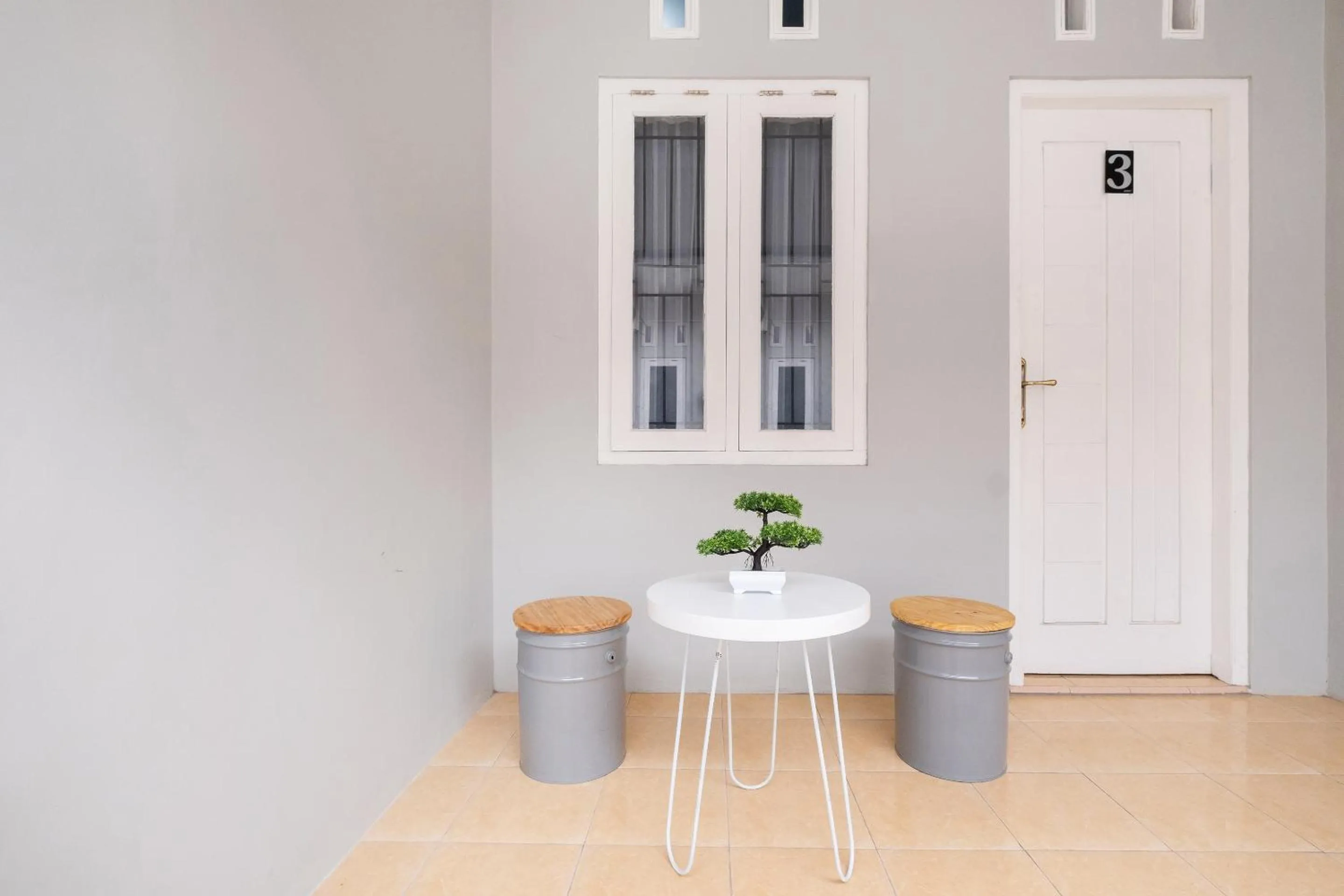 Lobby or reception in Hotel O Nareswari Guest House Syariah