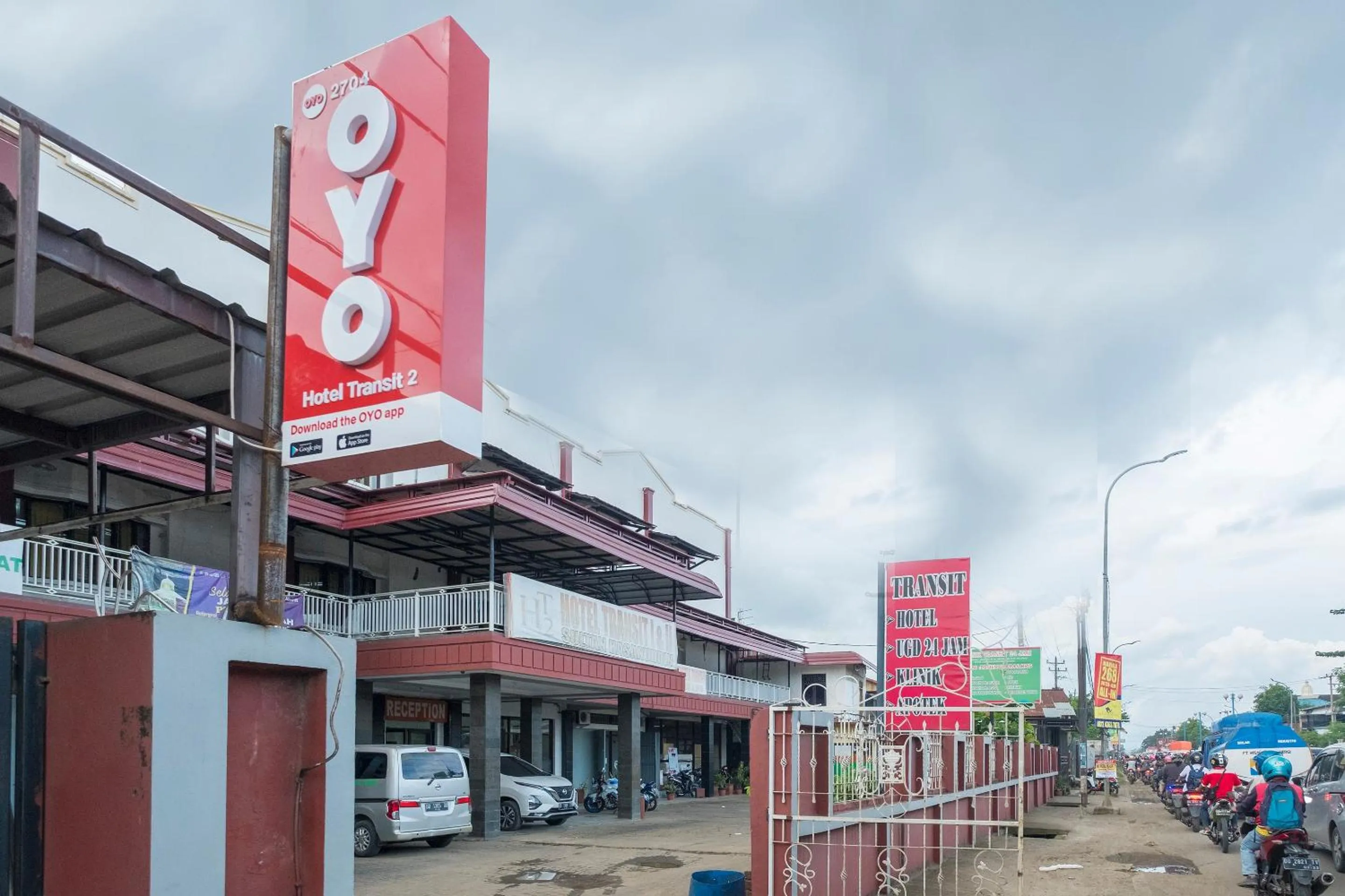 Facade/entrance in Hotel O Transit 2