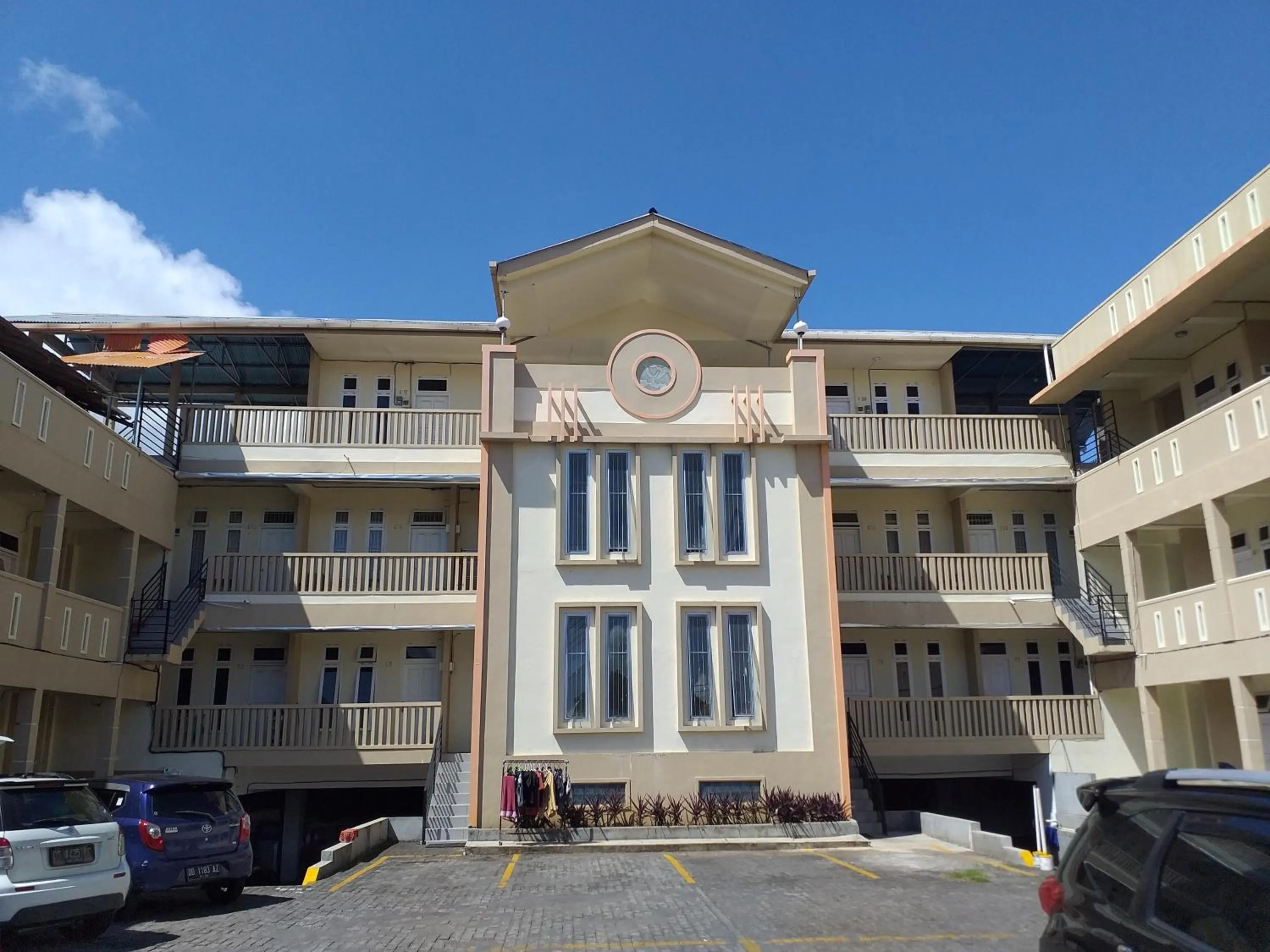 Facade/entrance in OYO Life 2664 D'kost