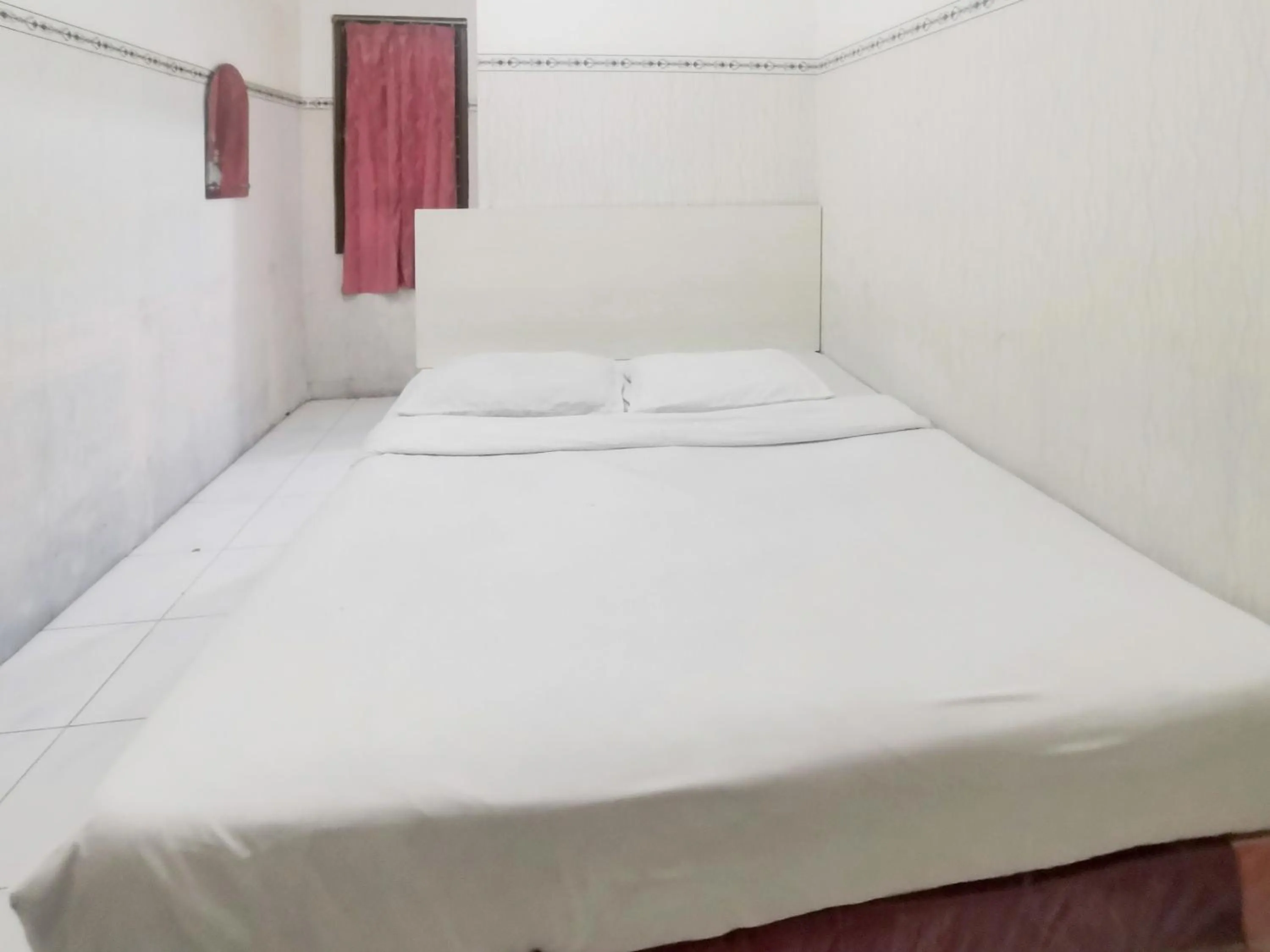 Bedroom, Bed in Kartini Residence RedPartner