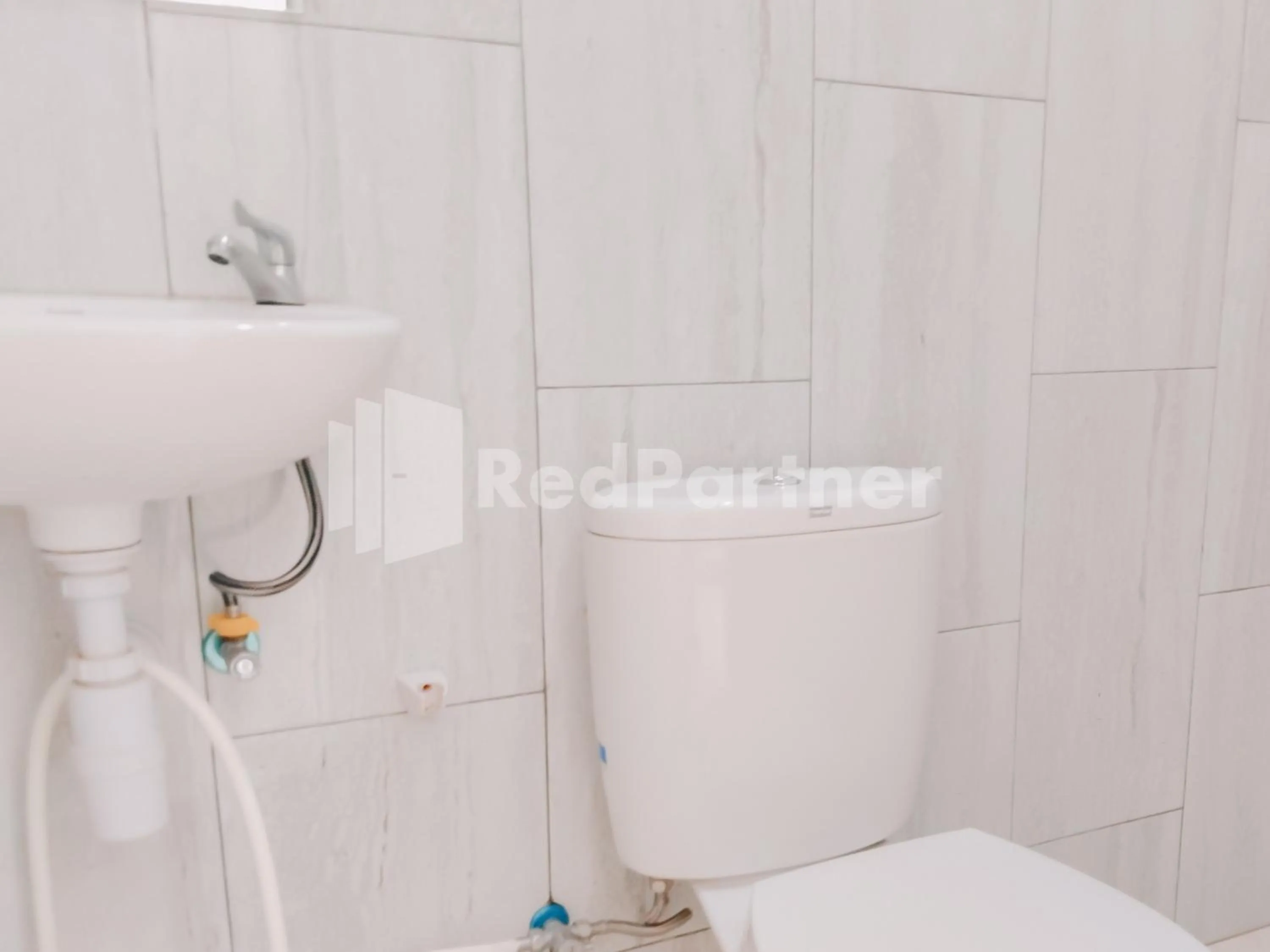 Bathroom in Siliwangi Guest House Syariah Tasikmalaya RedPartner