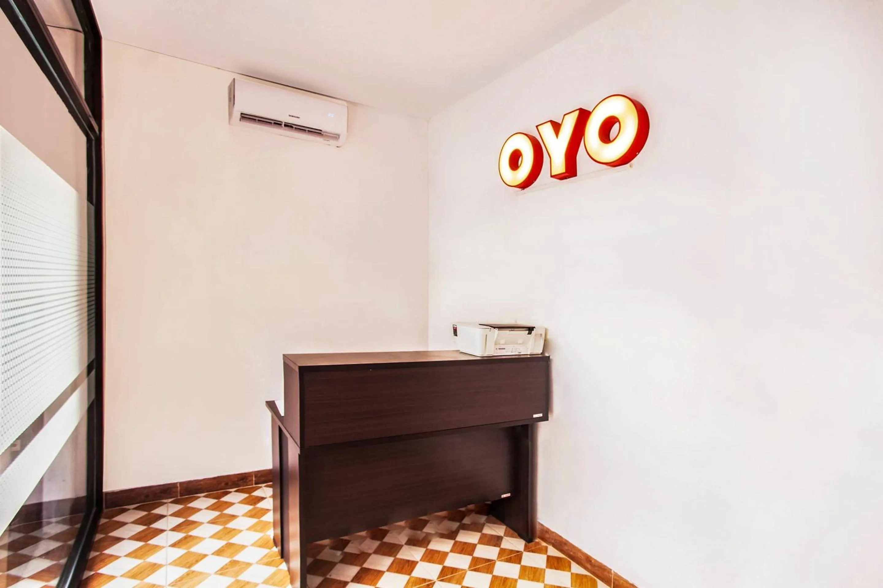 Lobby or reception in Hotel O Sutomo Inn