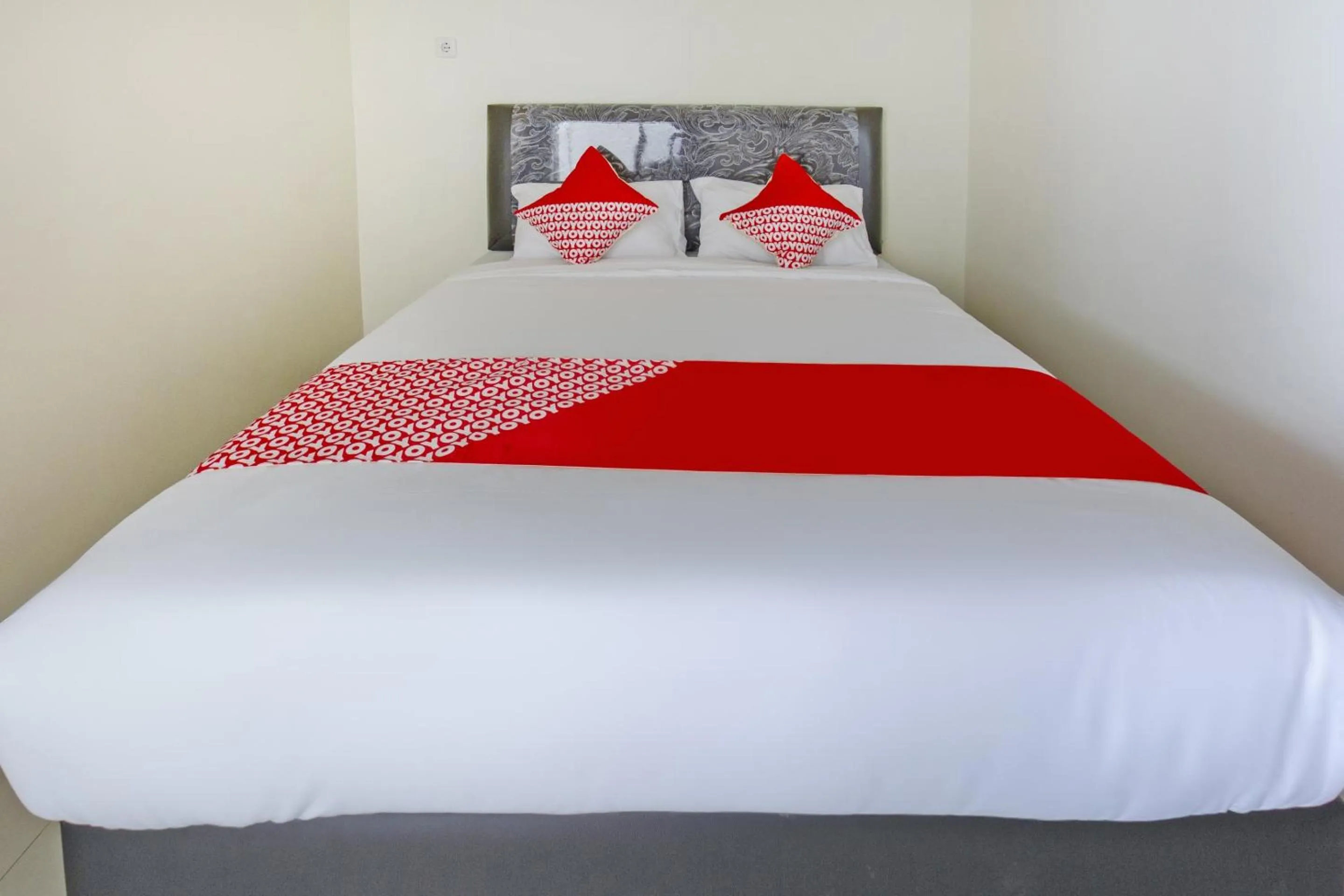 Bedroom, Bed in Hotel O Irma's Residence