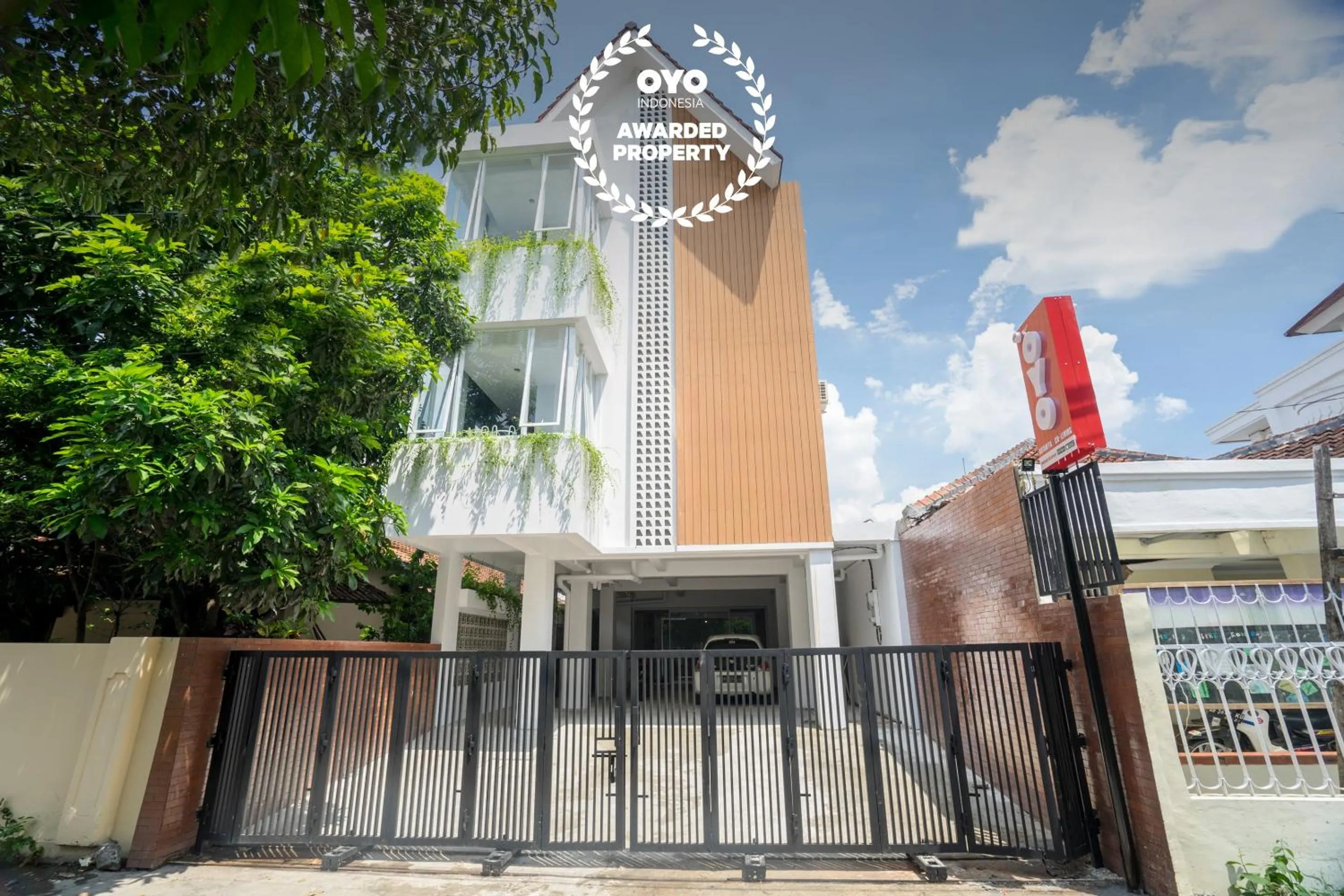 Facade/entrance in Collection O 2627 Ratamya Co-living