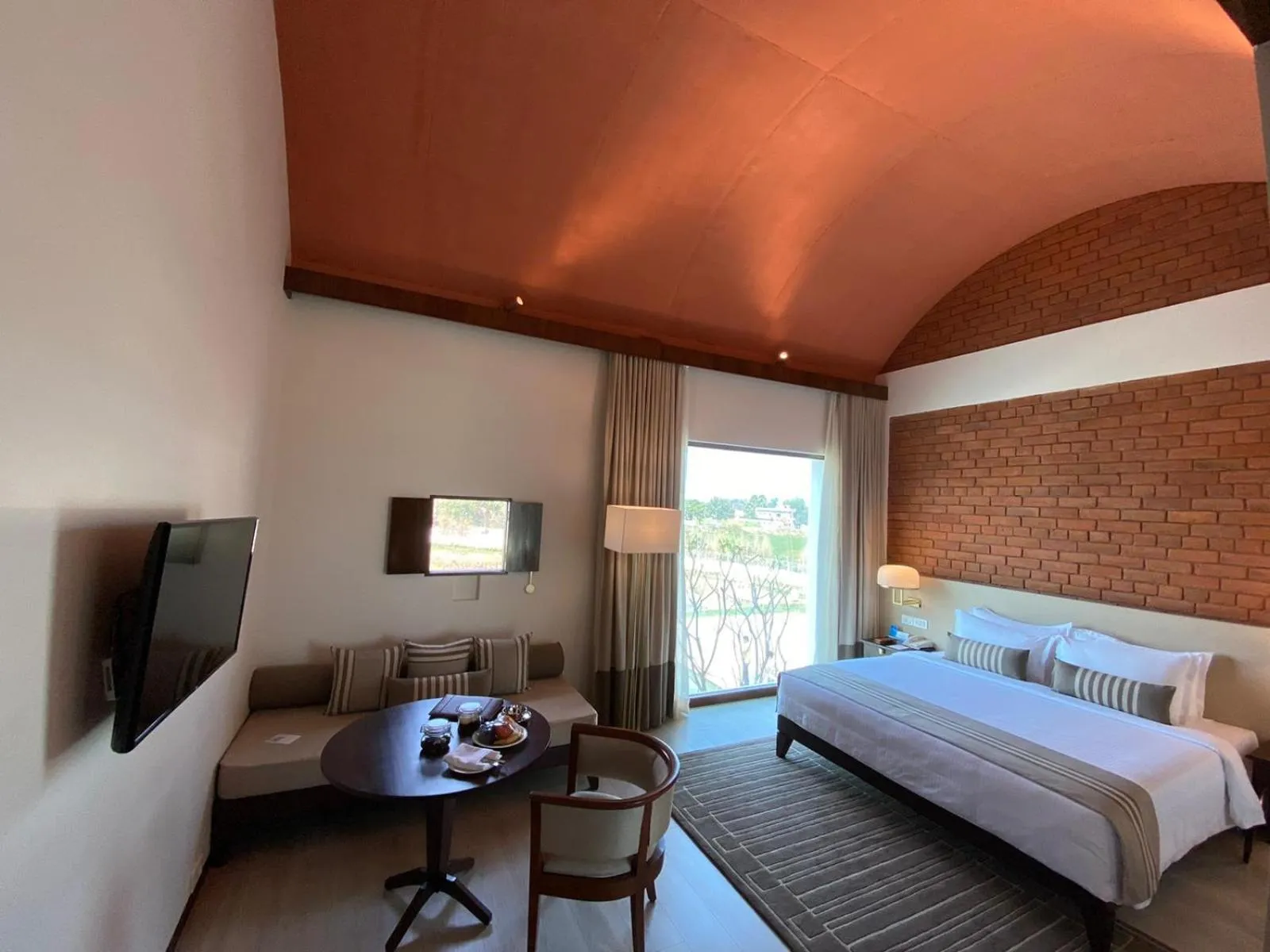 Bed in Marasa Sarovar Premiere, Bodhgaya