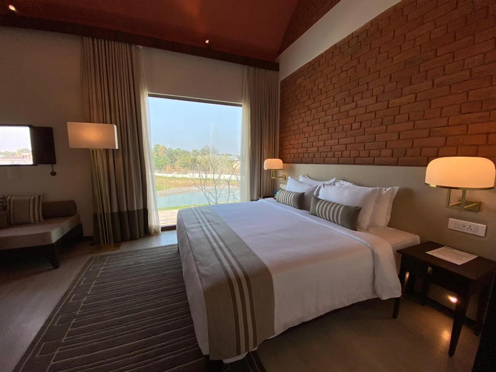 Bed in Marasa Sarovar Premiere, Bodhgaya