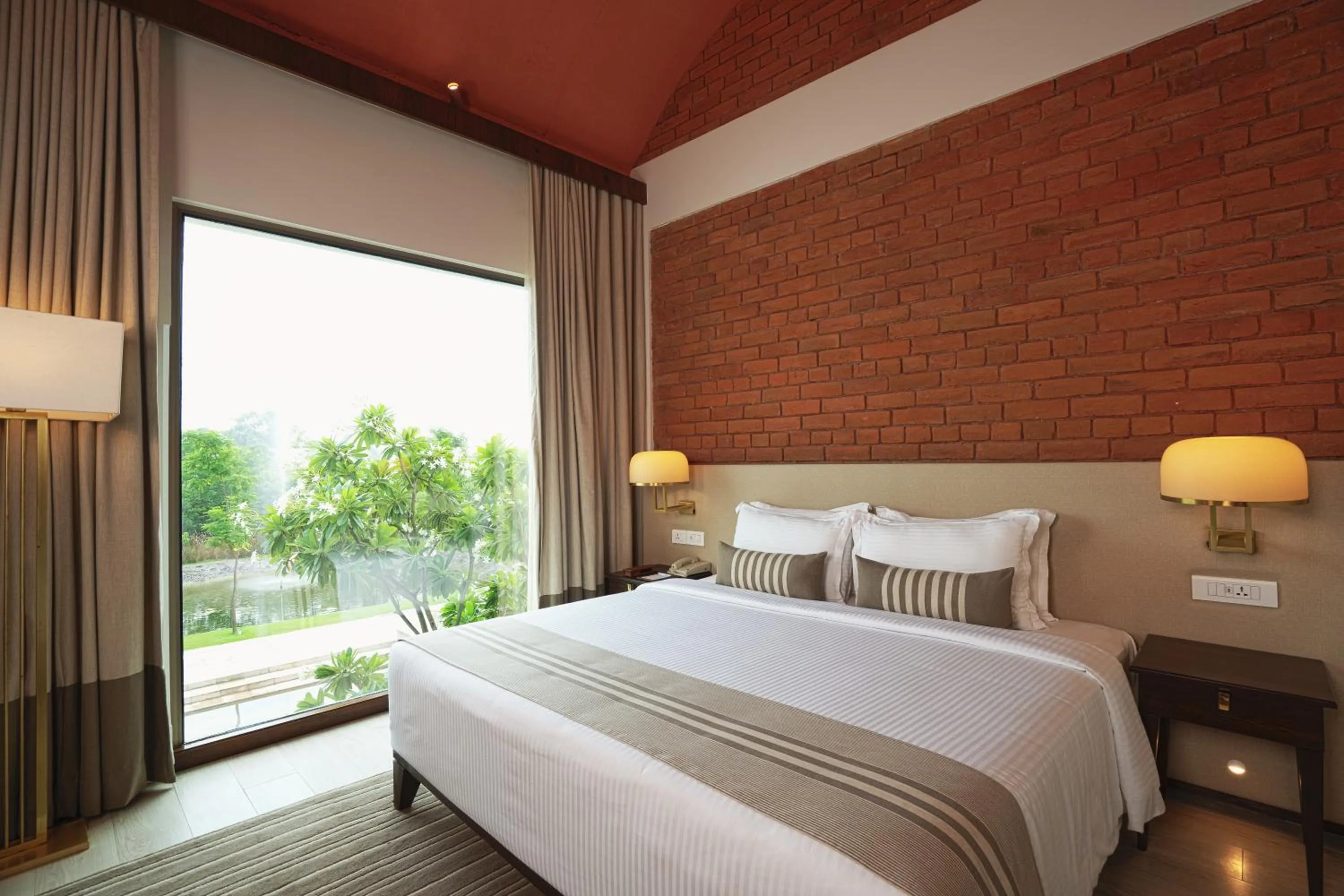 Bed in Marasa Sarovar Premiere, Bodhgaya