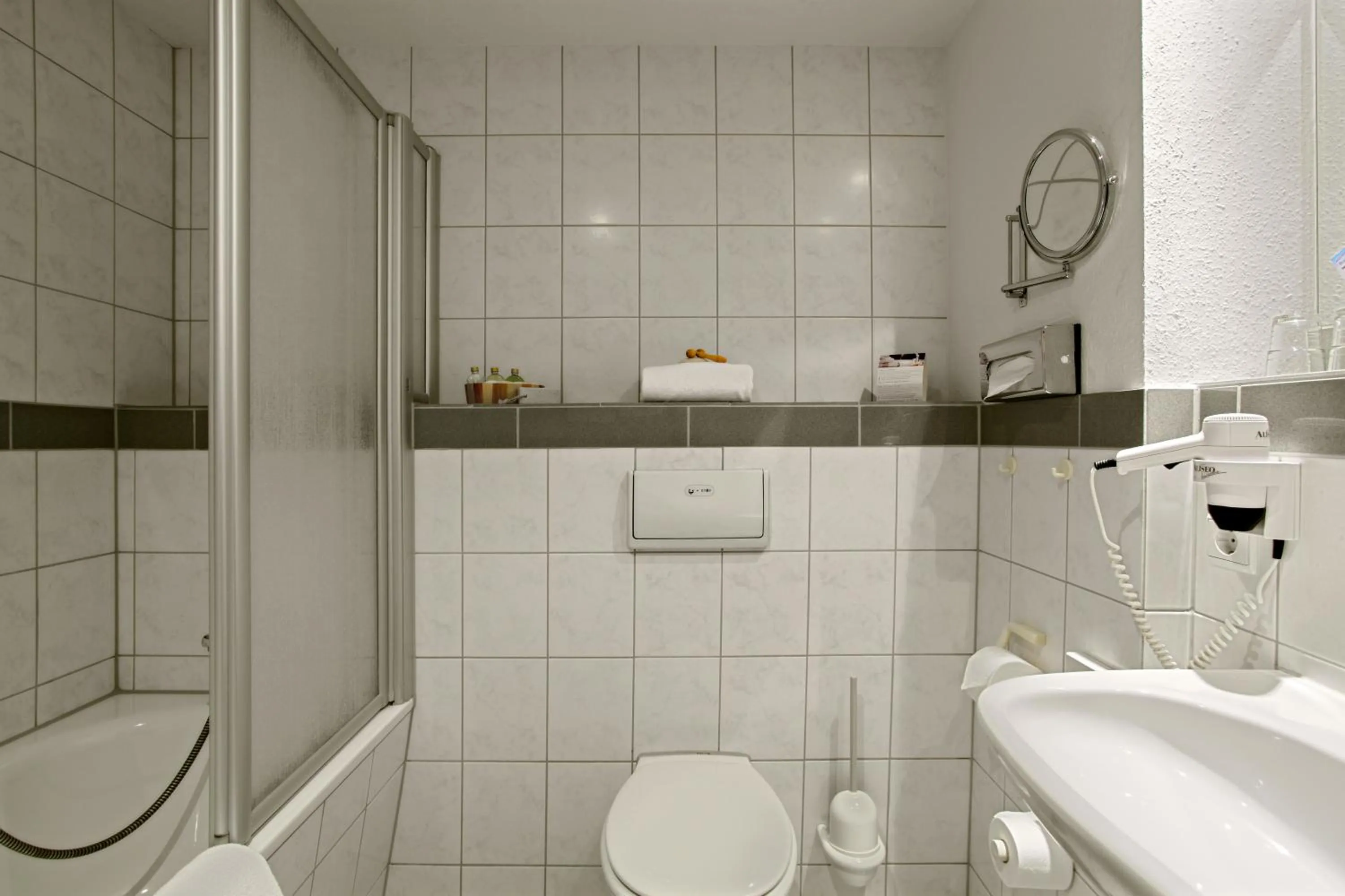 Shower in Best Western Hotel Dortmund Airport