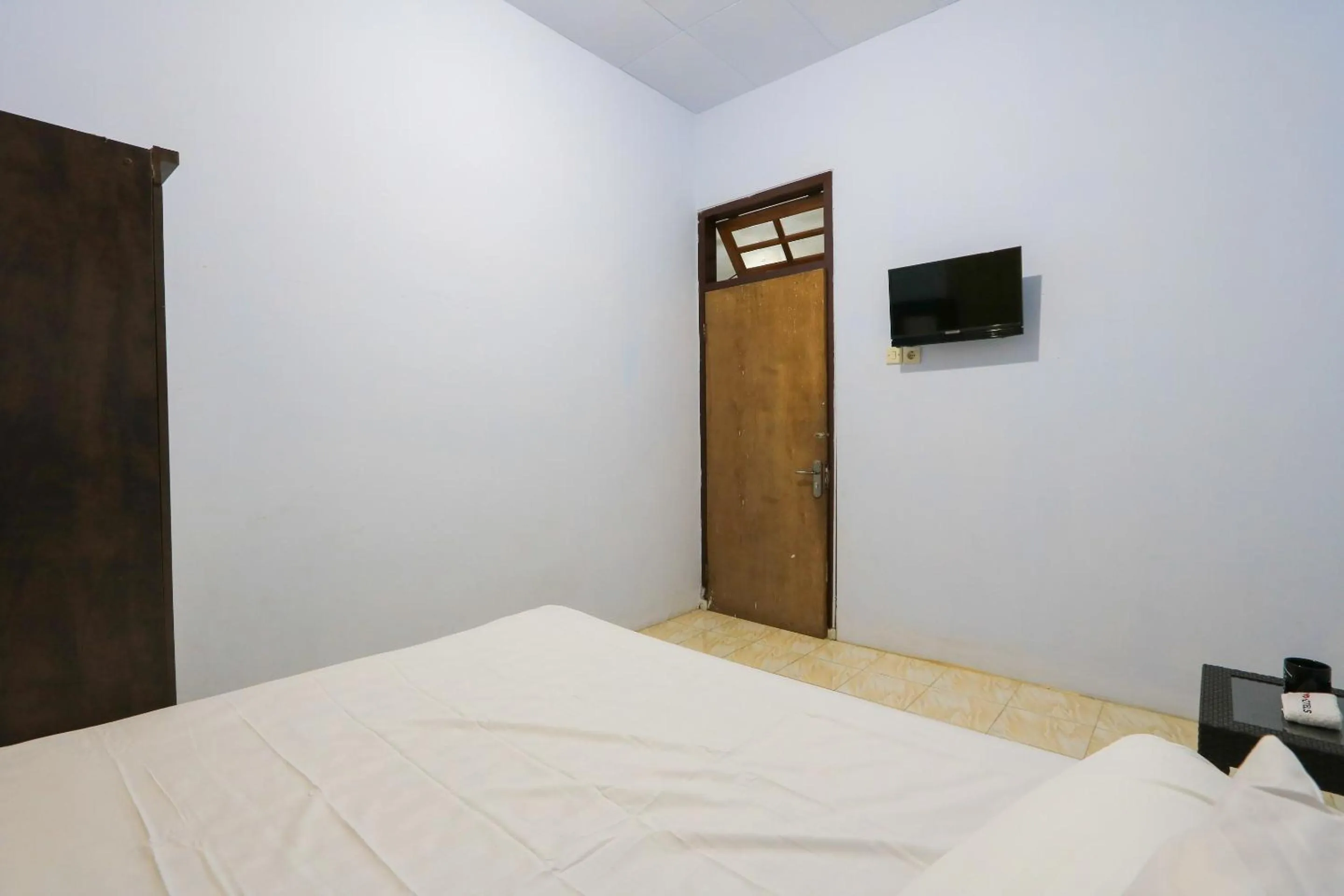 Bedroom, Bed in OYO Life 2724 Wisma Wijaya