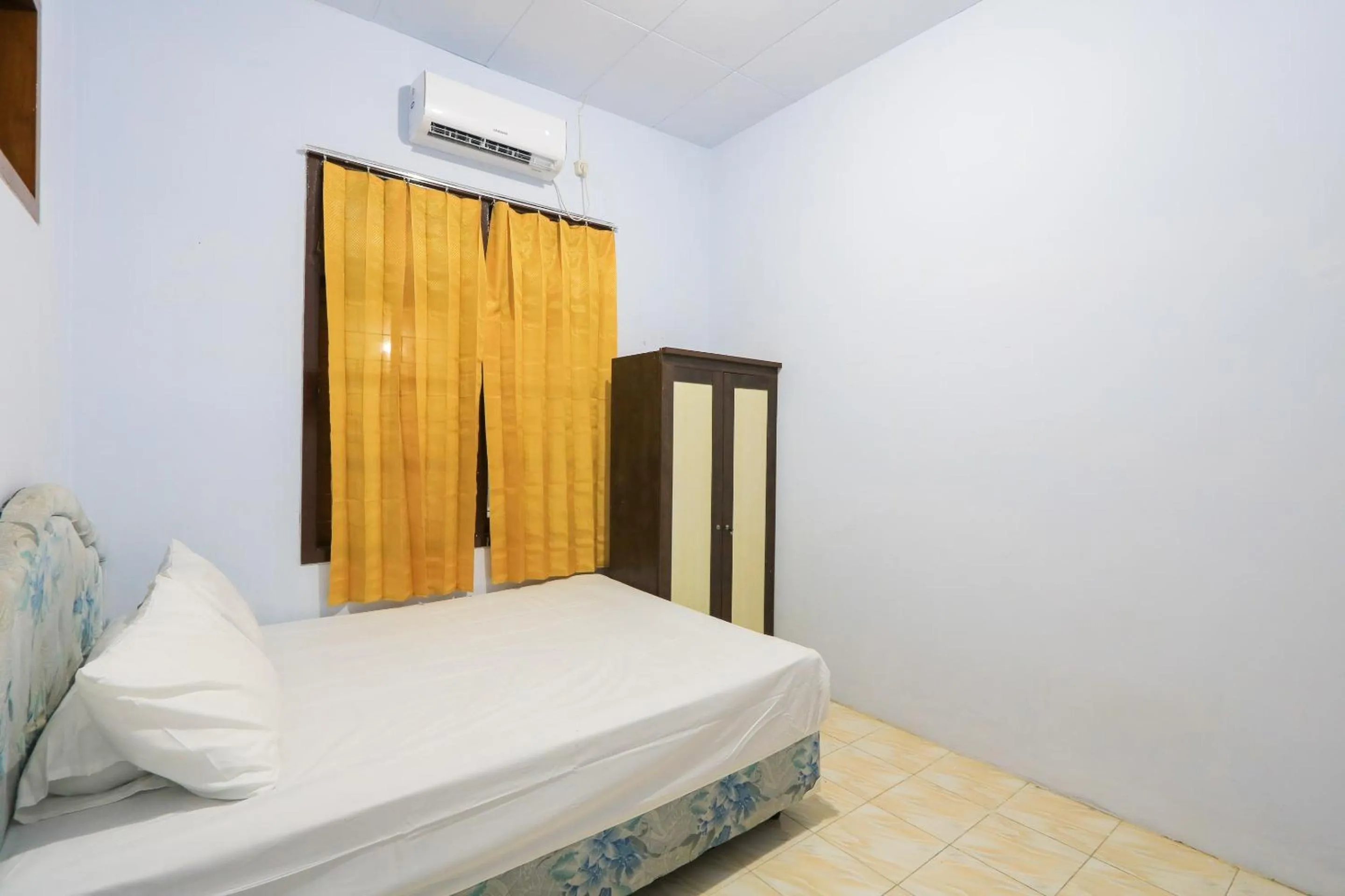 Bedroom, Bed in OYO Life 2724 Wisma Wijaya