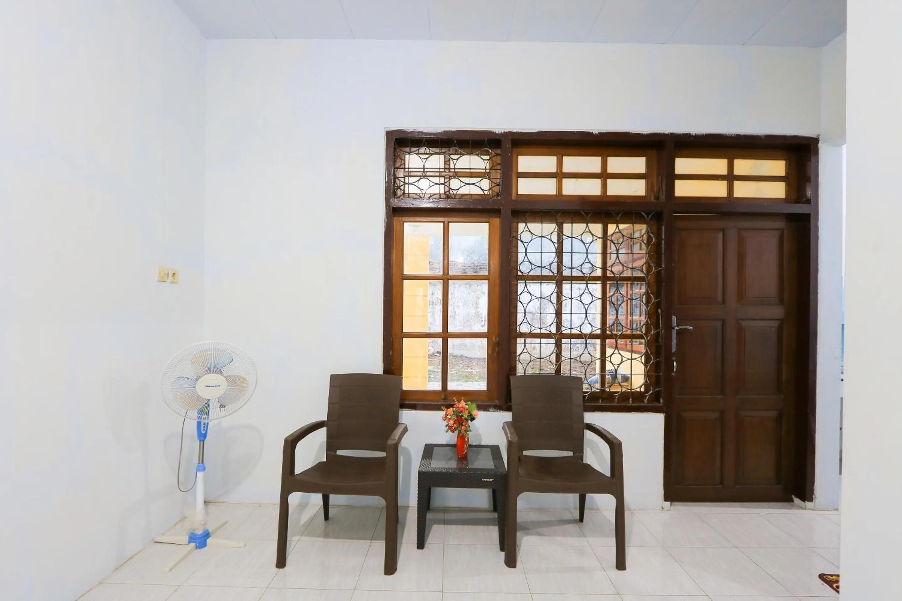 Lobby or reception in OYO Life 2724 Wisma Wijaya