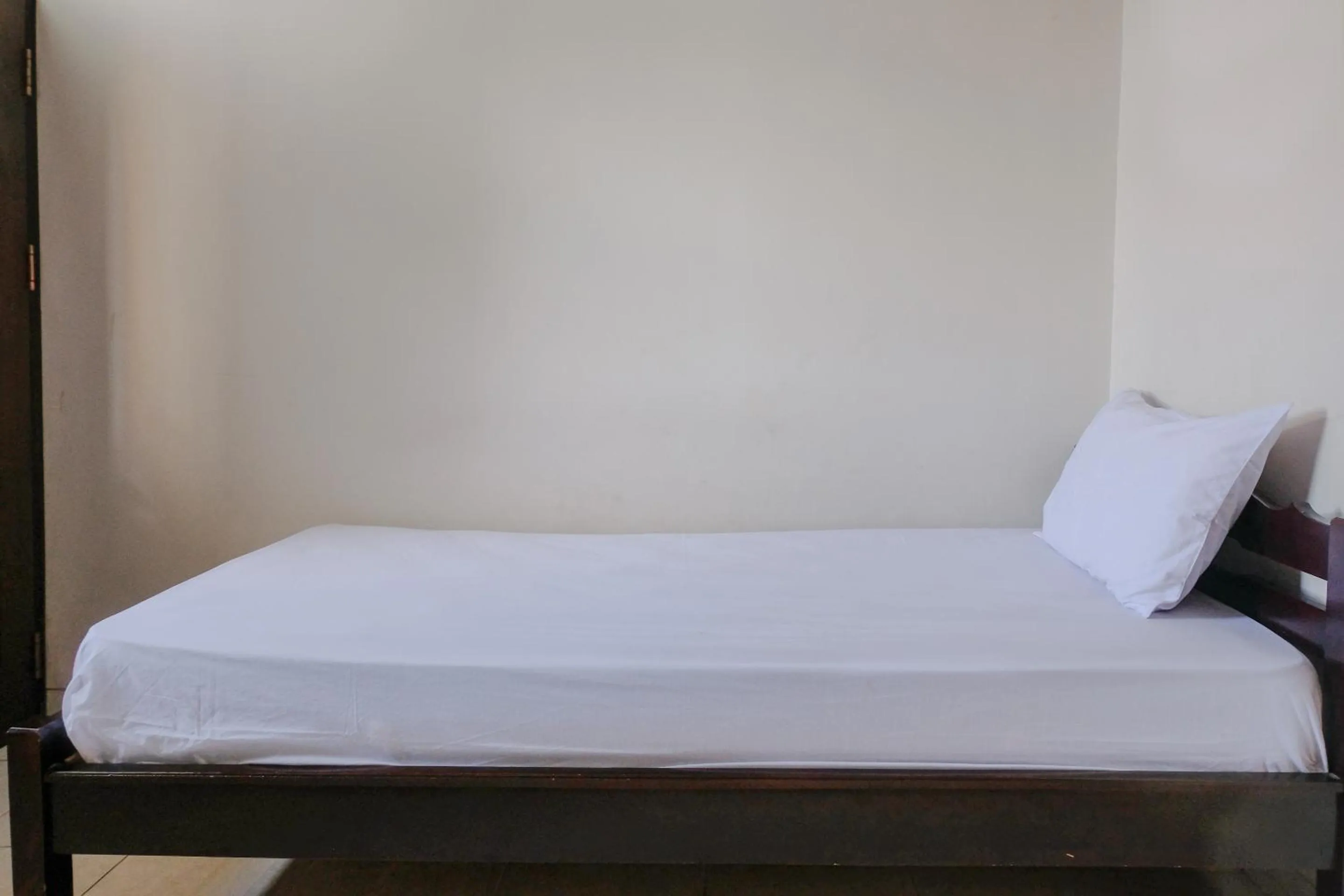 Bedroom, Bed in OYO Life 2744 Guest House Qudsi