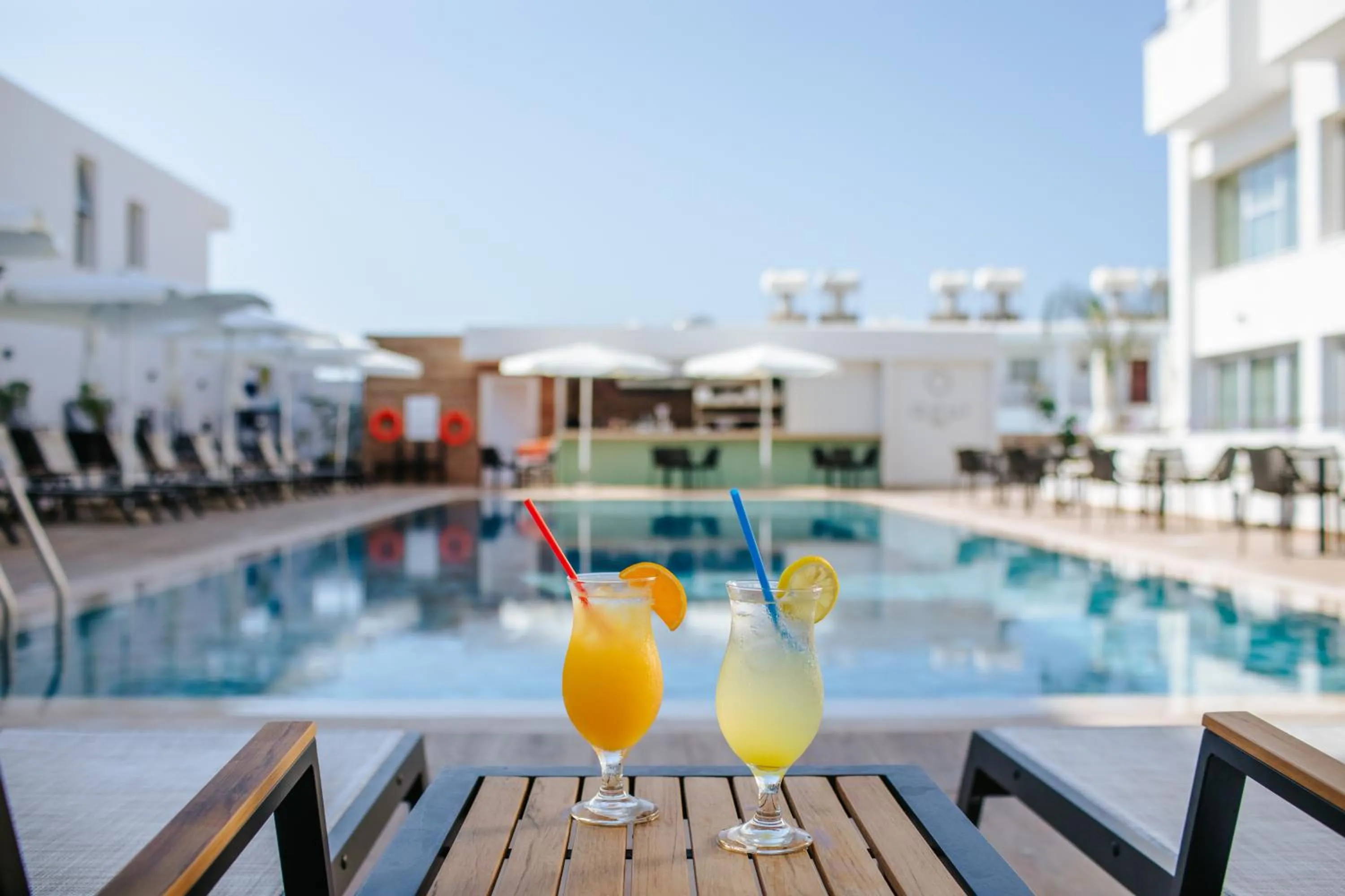 Swimming pool in Cosmo Napa Boutique Hotel