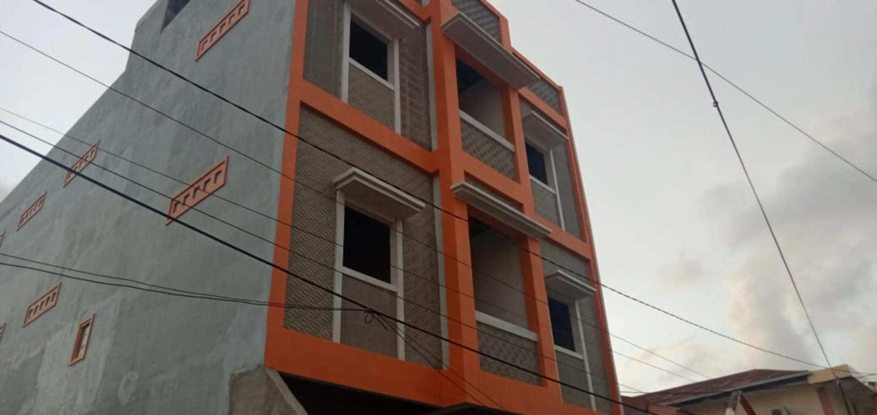 Facade/entrance in Hotel O Pondok Orange Family