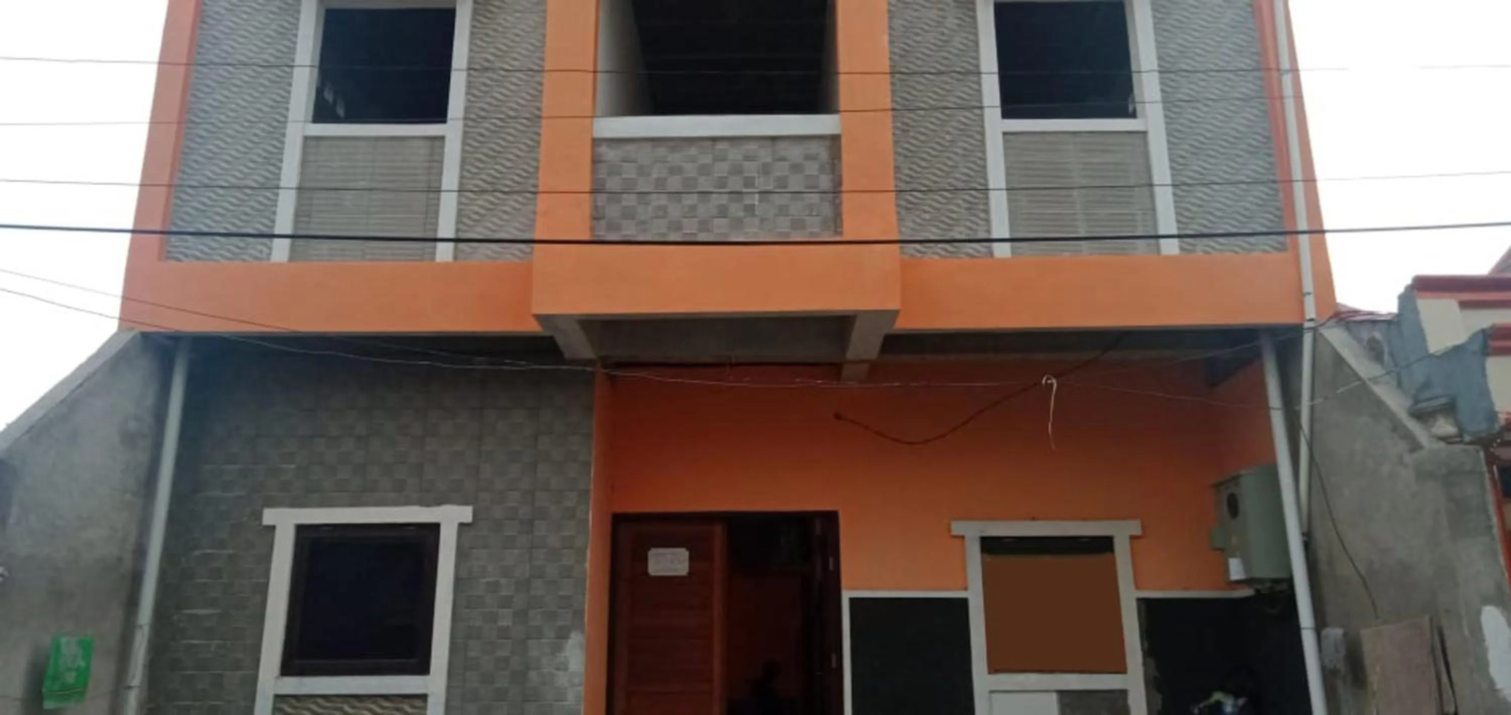 Facade/entrance in Hotel O Pondok Orange Family