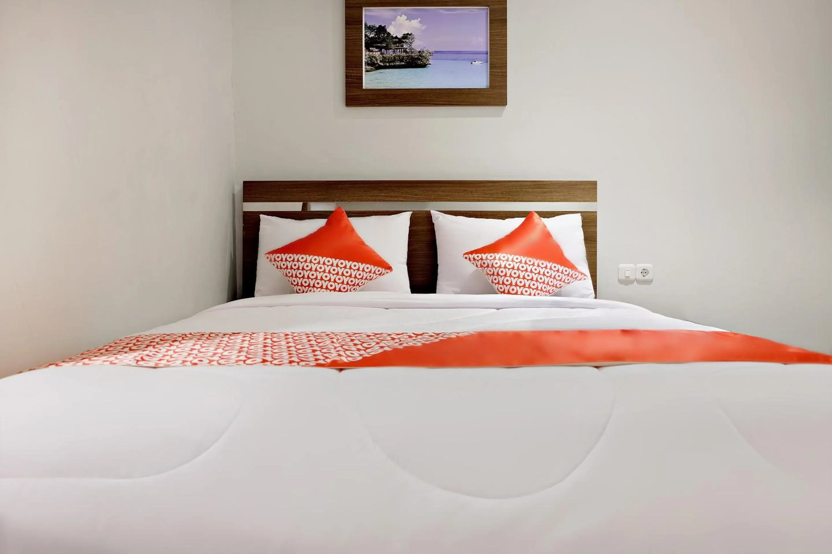 Bedroom, Bed in Super OYO 2756 Anata