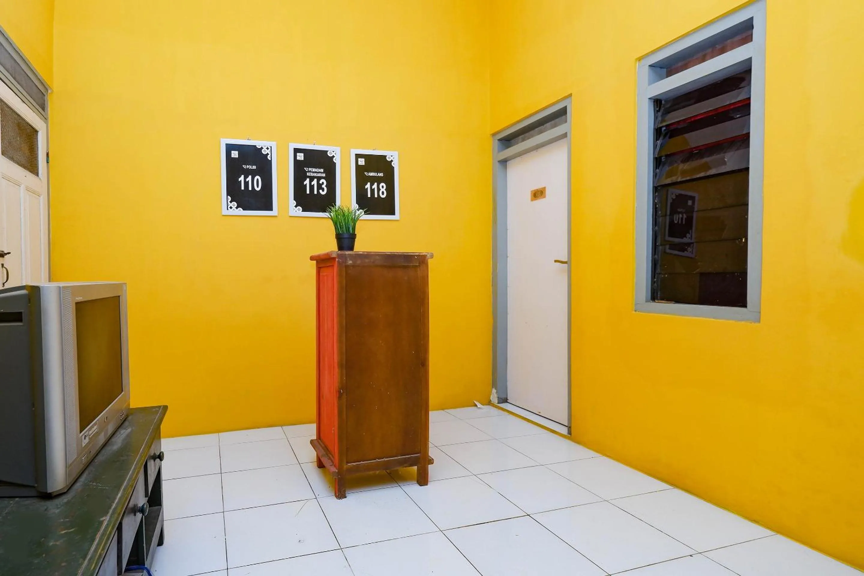 Lobby or reception in OYO Life 2867 Kos Kuning