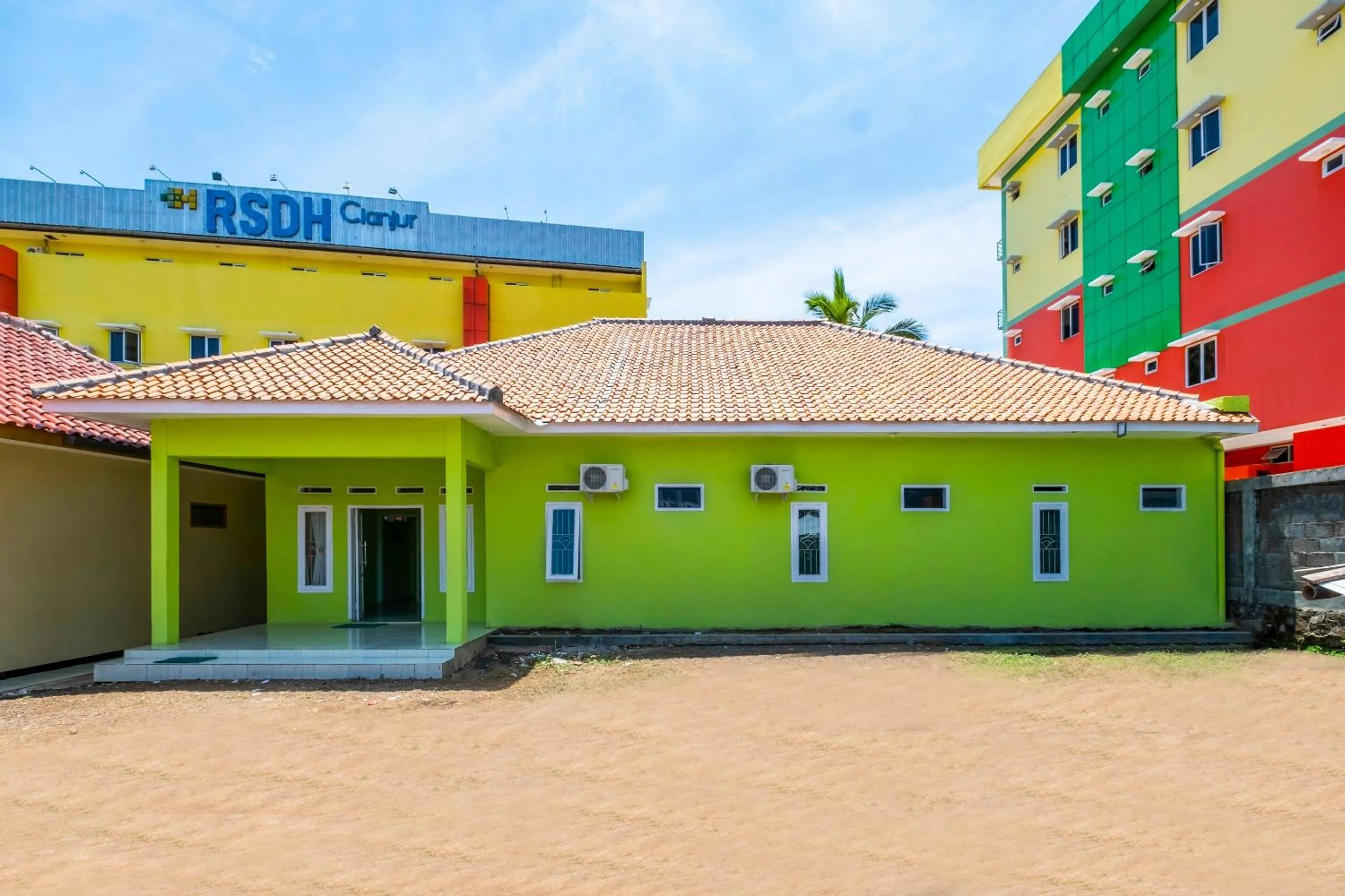 Facade/entrance in OYO 2859 Fatan Costel Syariah