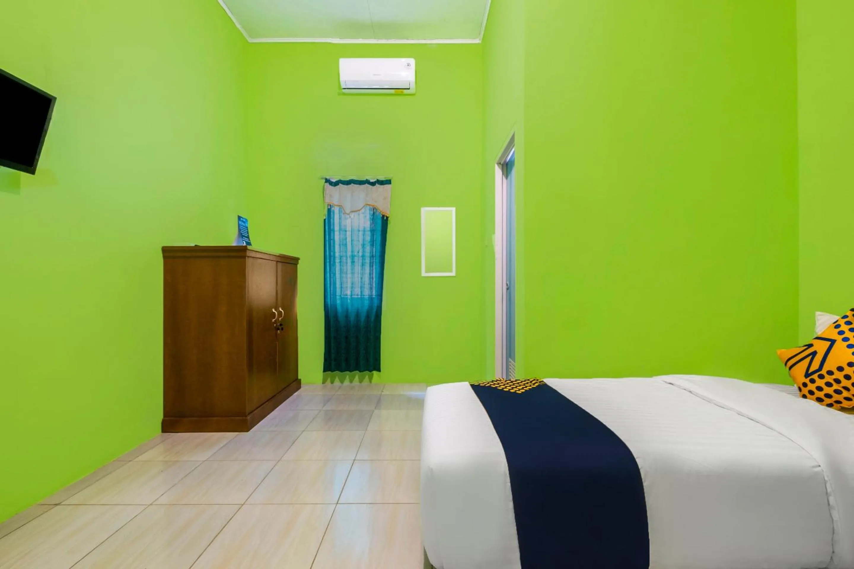 Bedroom in OYO 2859 Fatan Costel Syariah