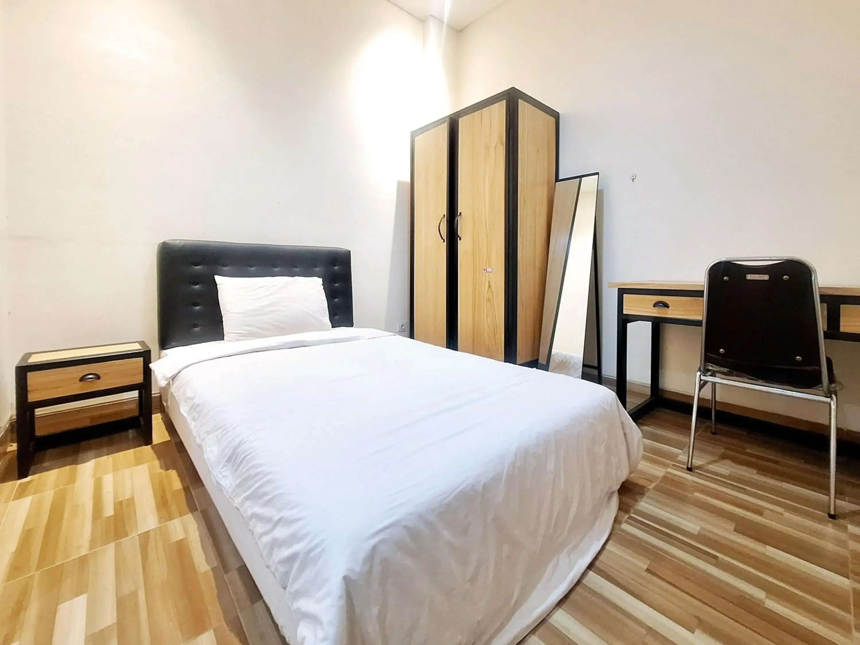 Single Room in Sari Panguripan RedPartner Near UGM Single Room in Sari Panguripan RedPartner Near UGM