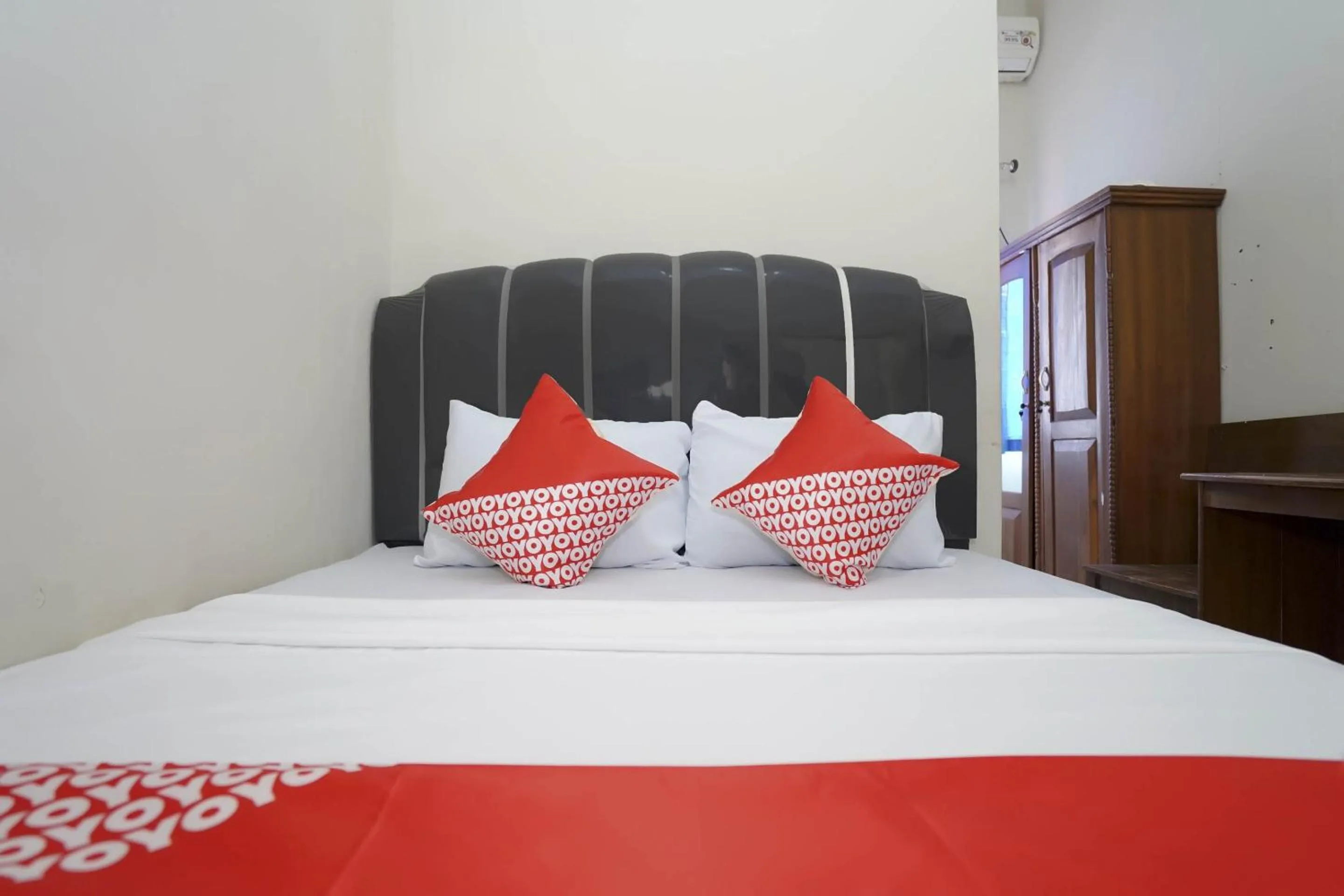 Bedroom, Bed in OYO Life 2874 Berlian Residence