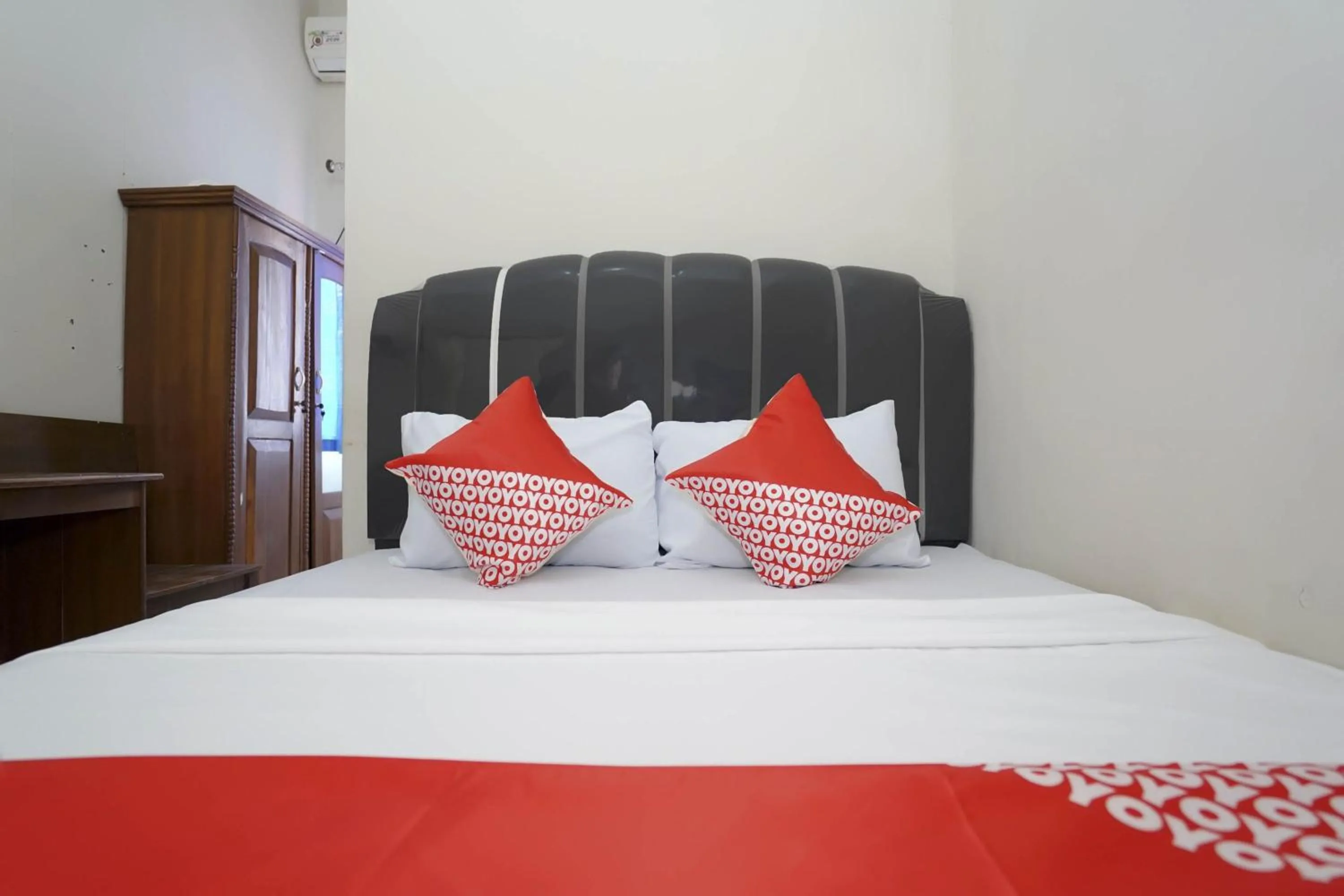 Bedroom, Bed in OYO Life 2874 Berlian Residence