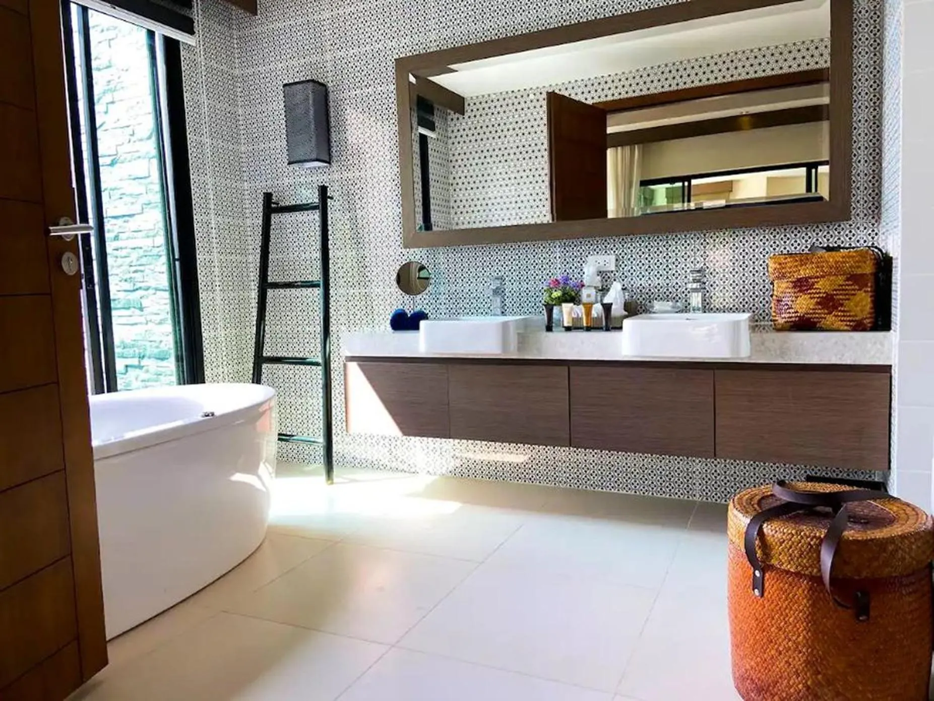 Bath in Silla Villa Kata Beach