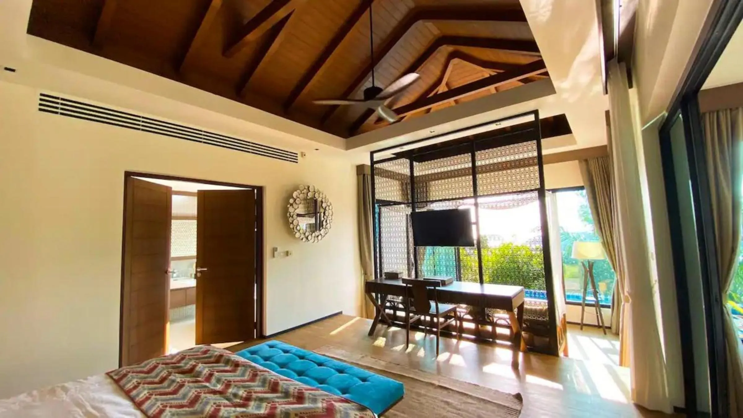 Property building in Silla Villa Kata Beach