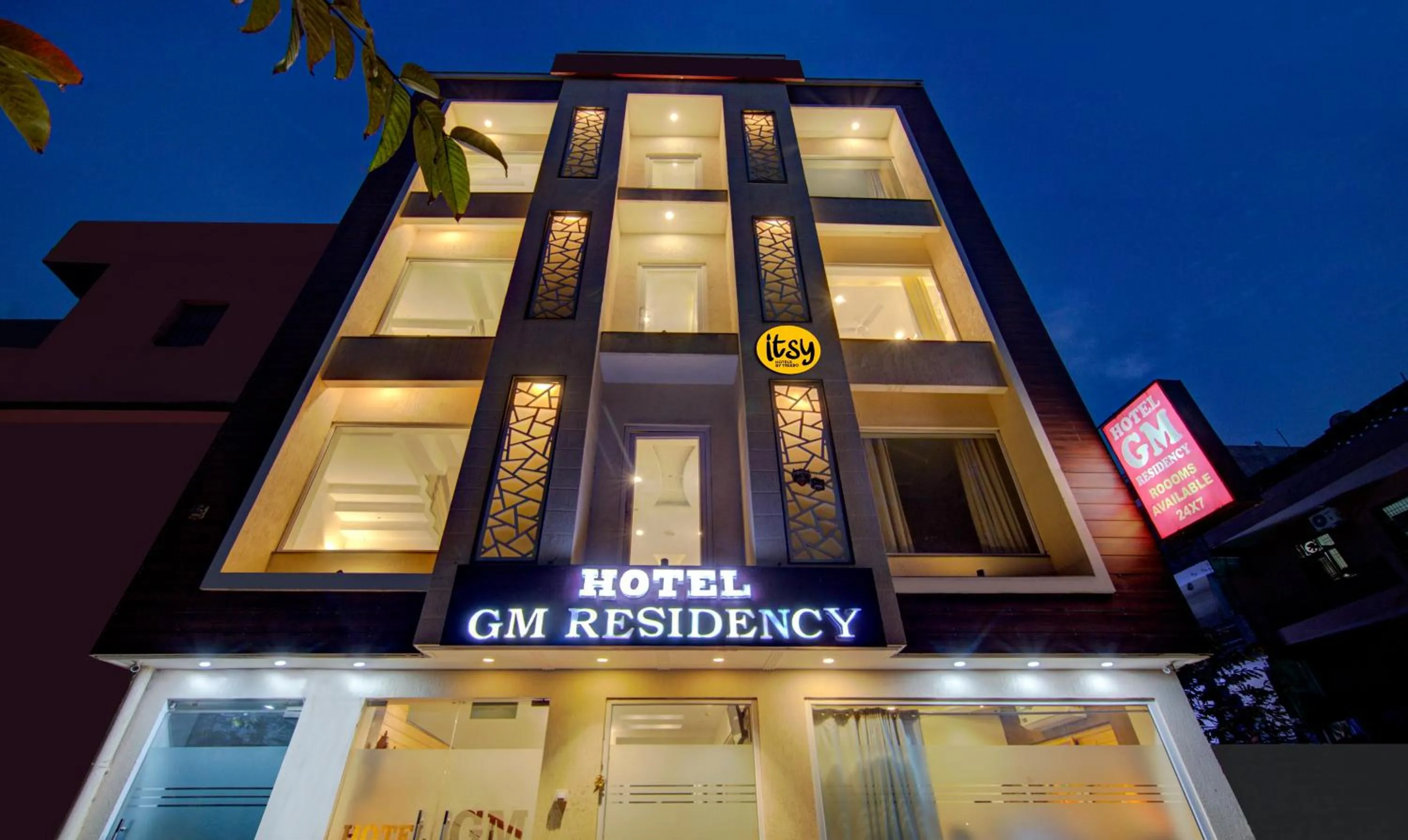 Property building in Itsy Hotels GM Residency