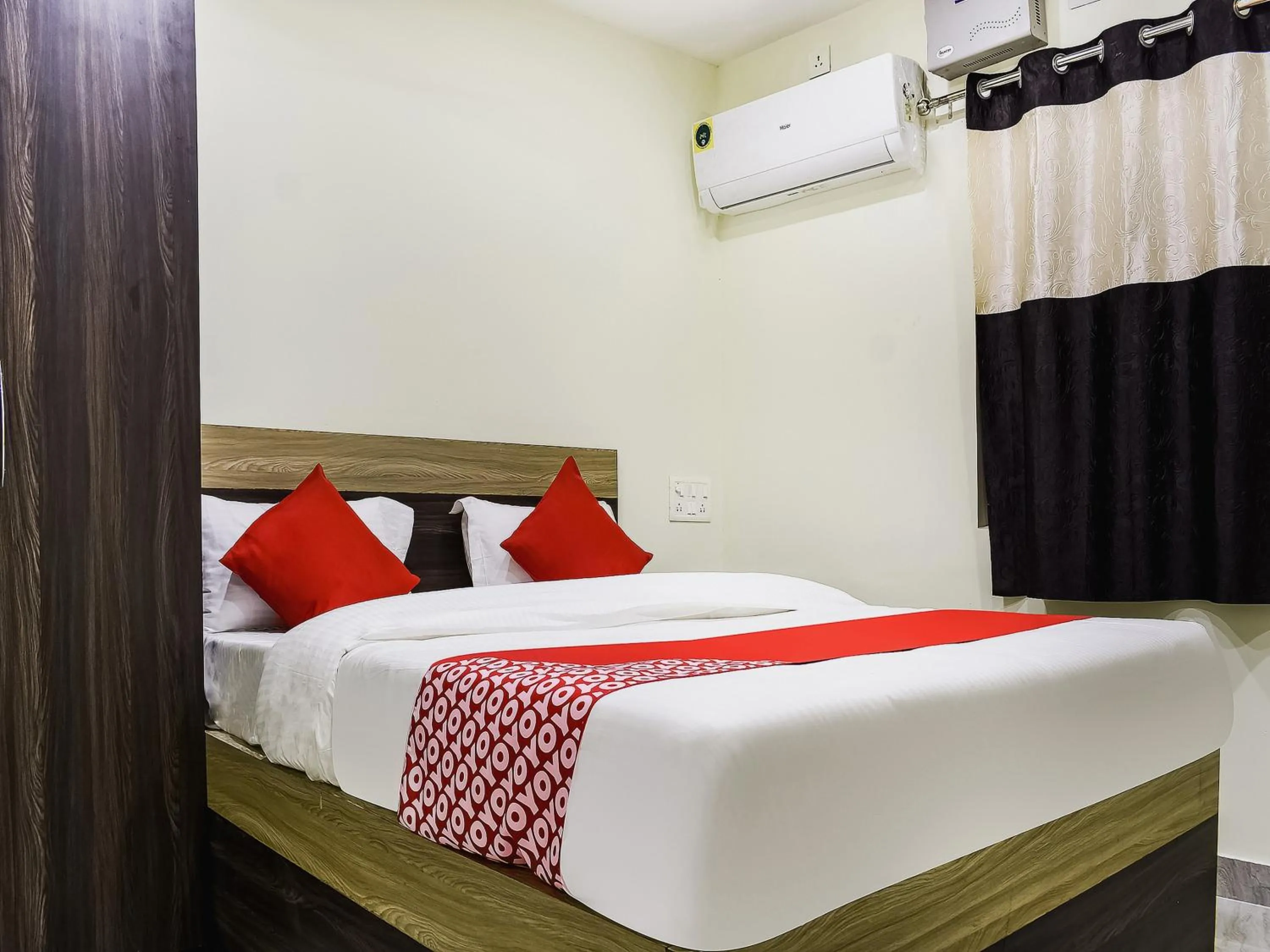Bedroom, Bed in Hotel O S&h Residency Bahadalpur Railway Station