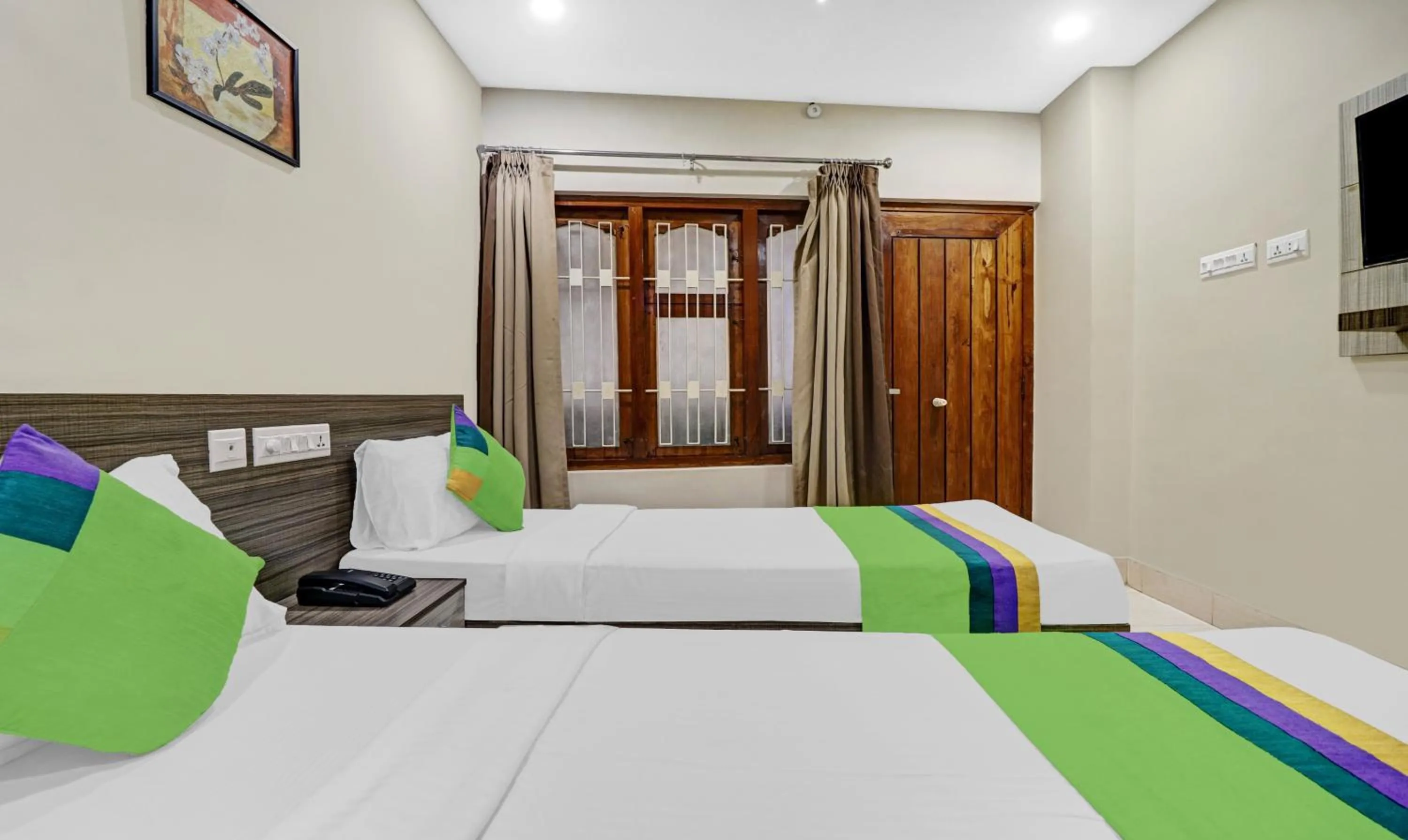 Bedroom, Bed in Treebo Darwesh Residency - 500m from Railway Station