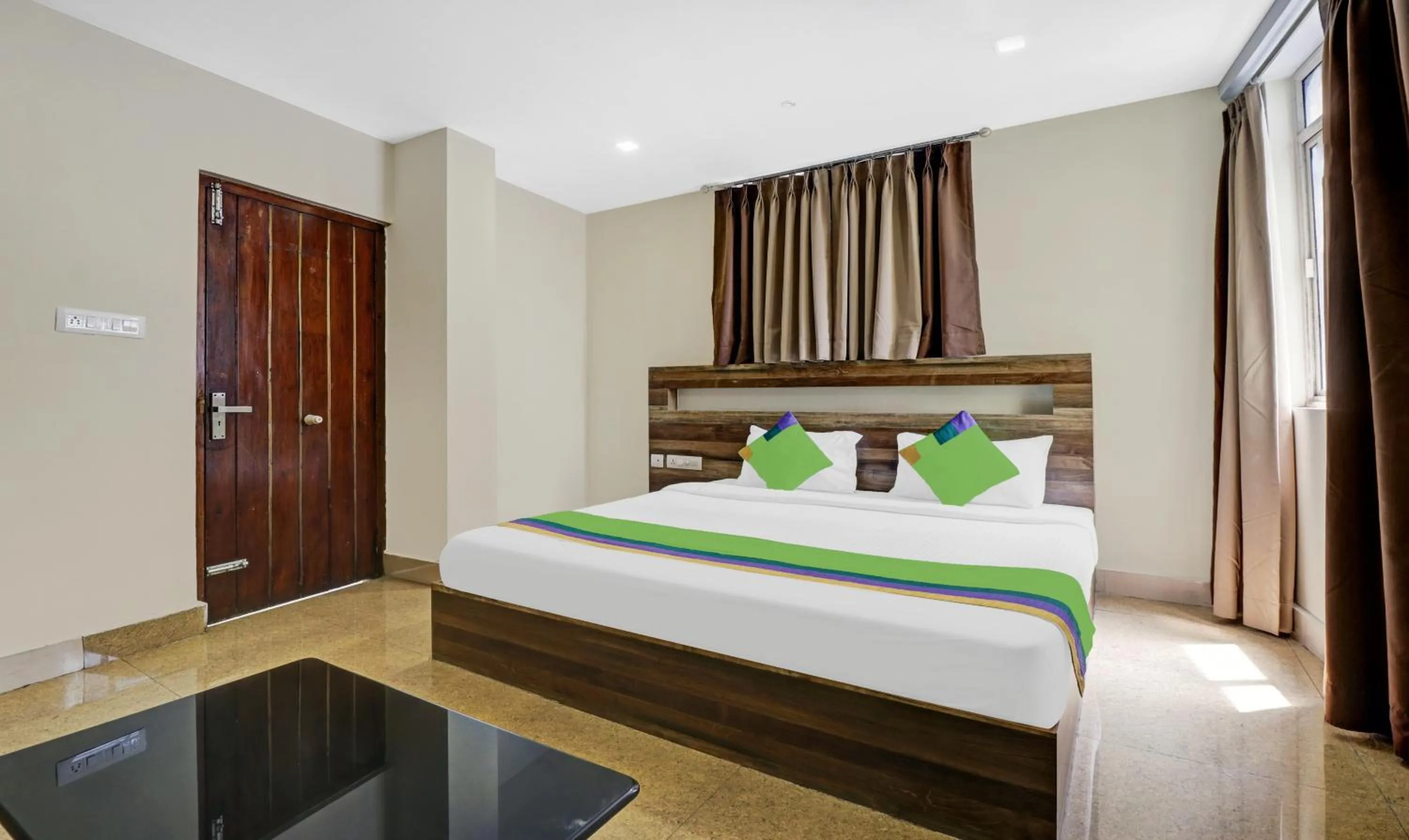 Bedroom, Bed in Treebo Darwesh Residency - 500m from Railway Station