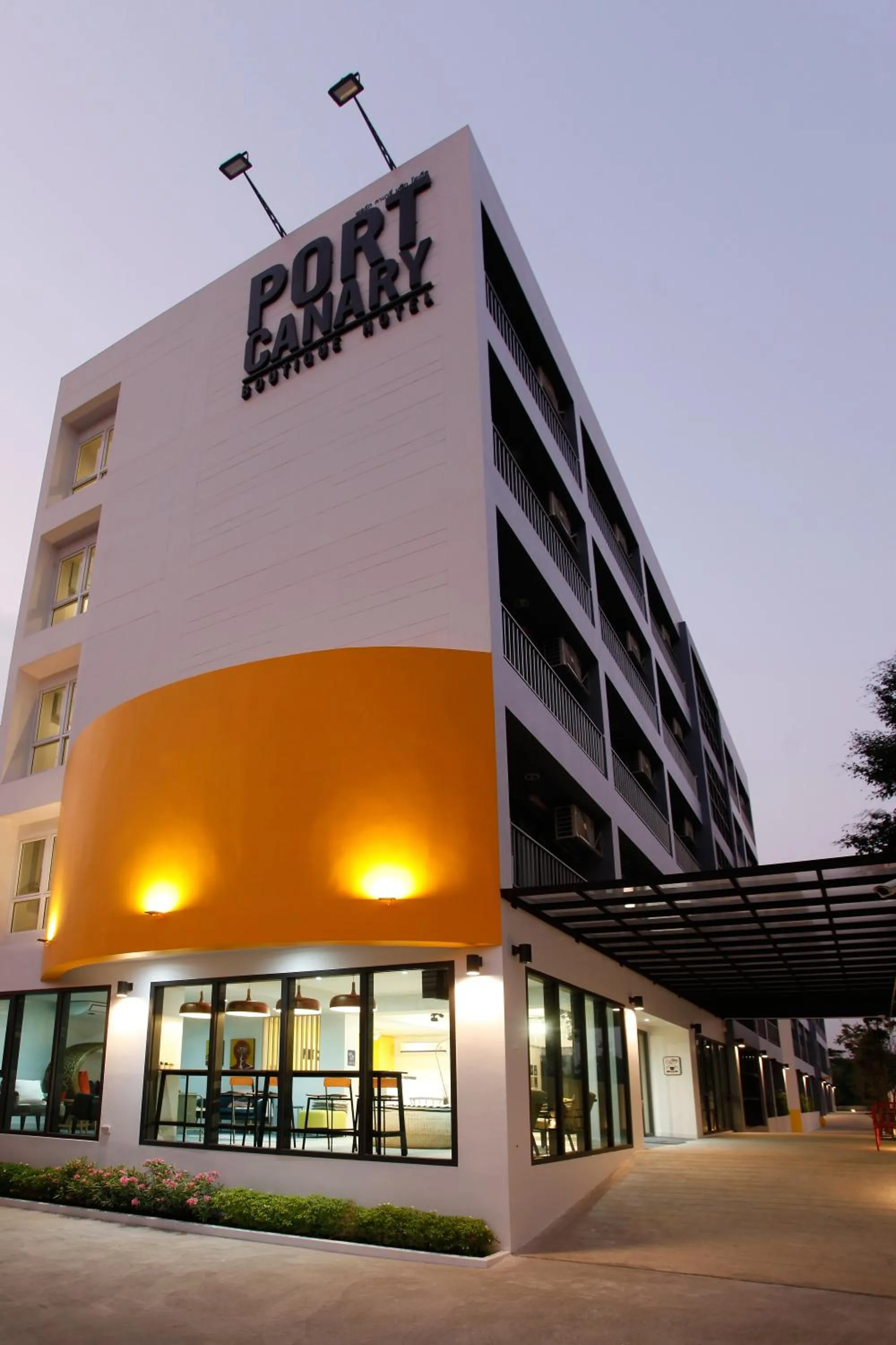 Facade/entrance in Port Canary Airport Hotel