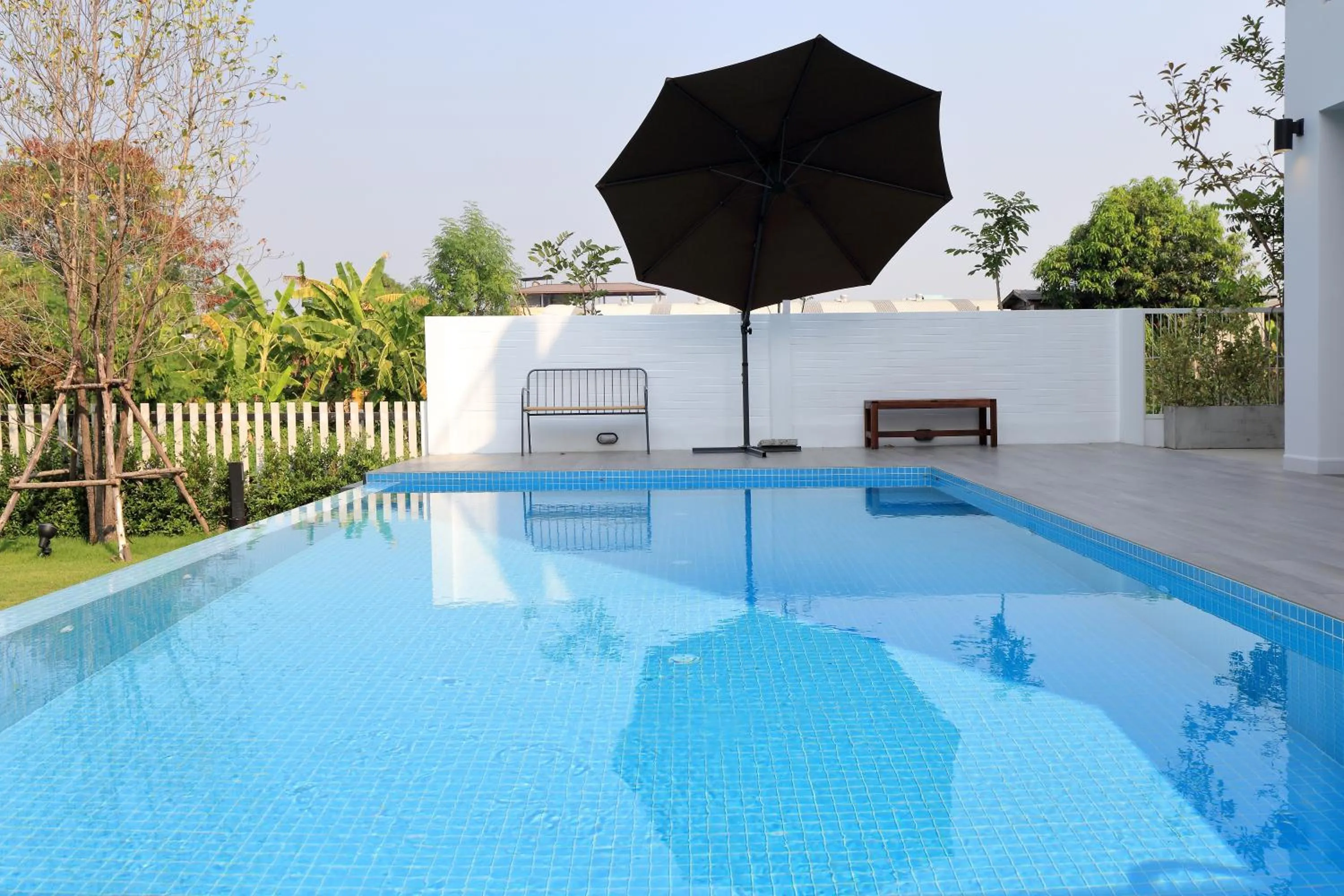 Swimming pool in Port Canary Airport Hotel