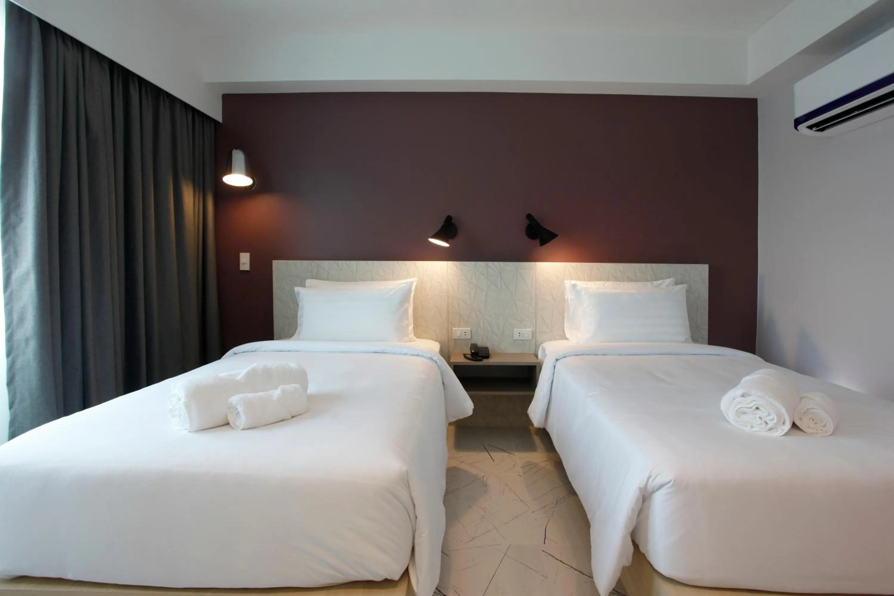 Bed in Port Canary Airport Hotel