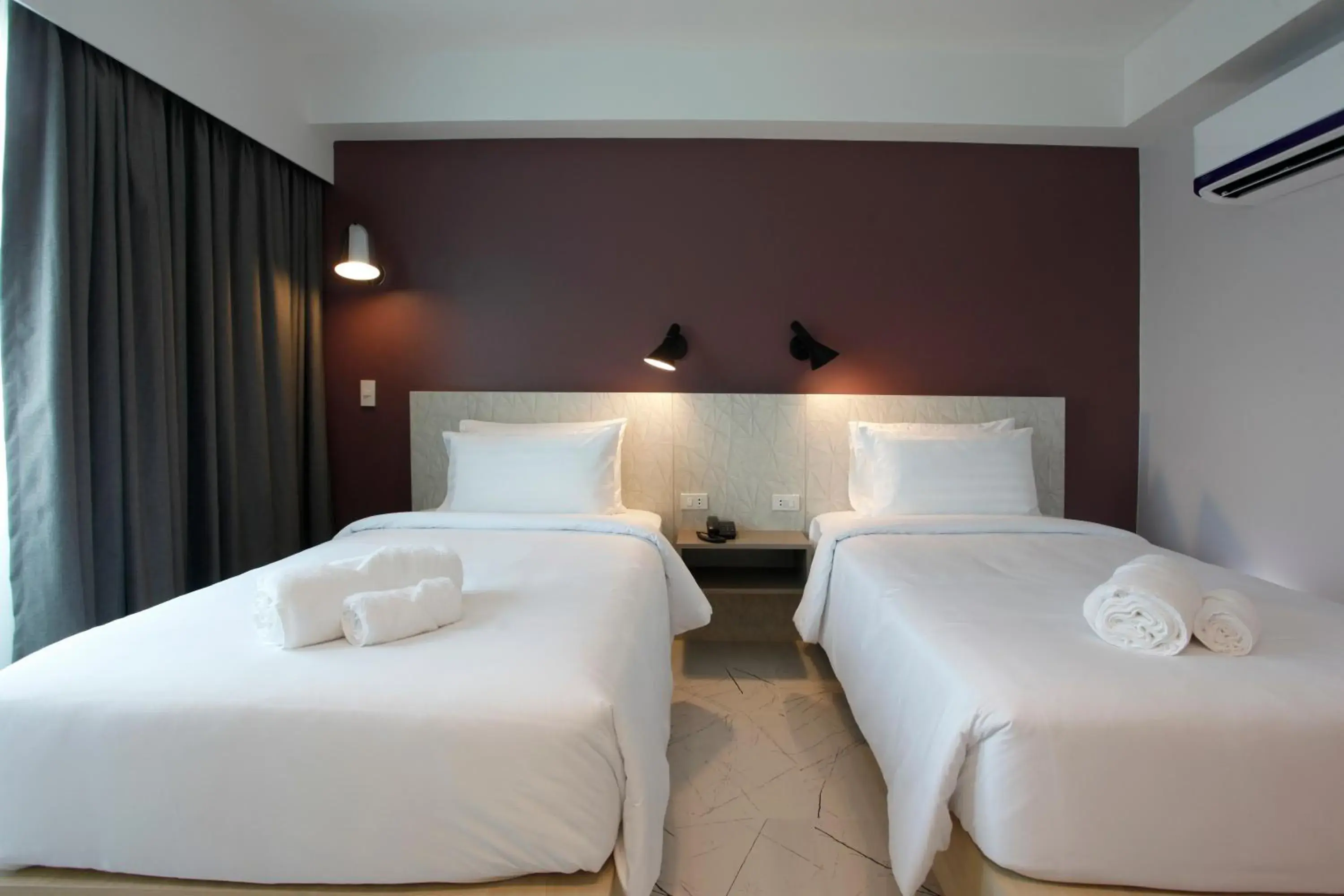 Twin Room with Balcony in Port Canary Airport Hotel Twin Room with Balcony in Port Canary Airport Hotel