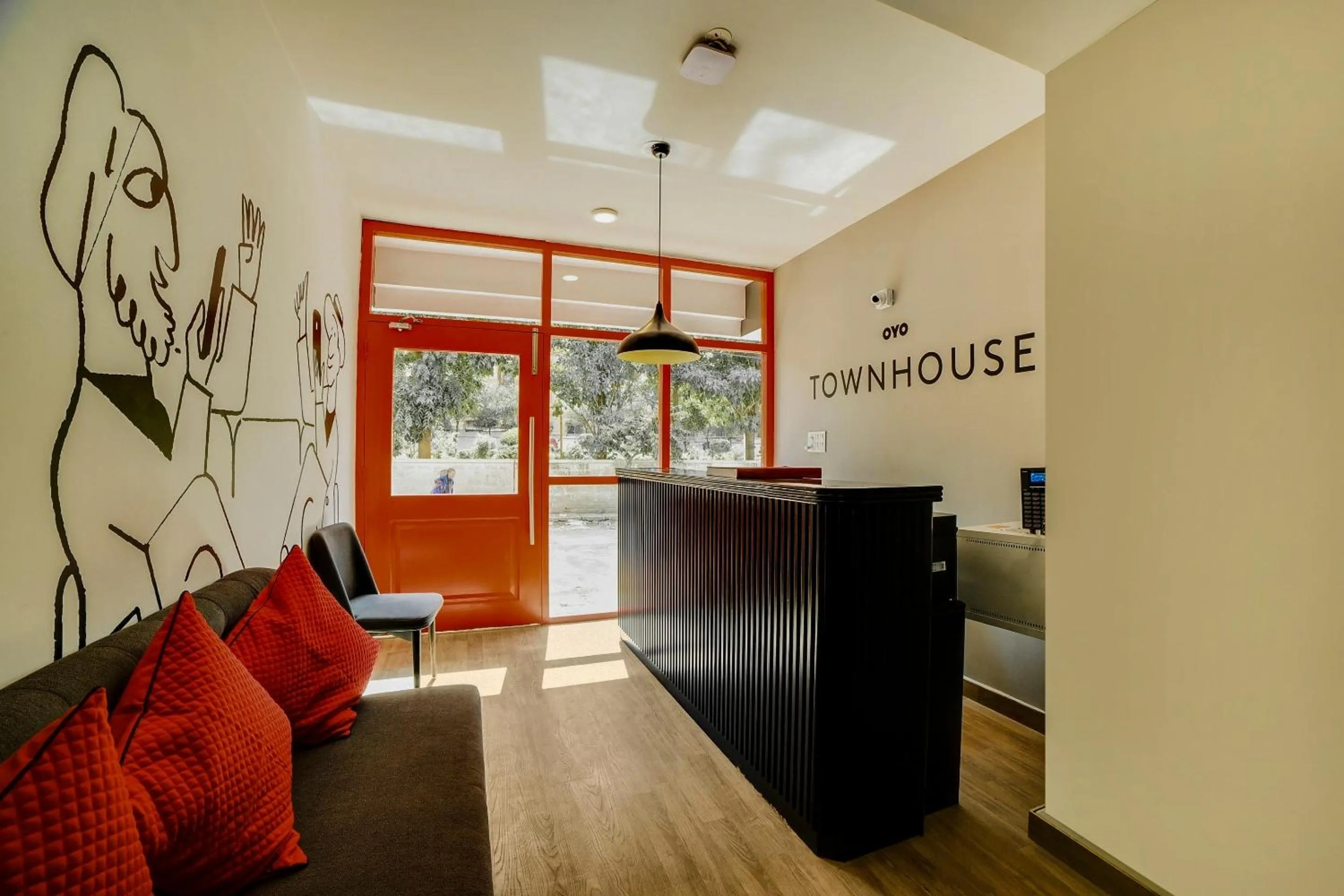 Lobby or reception in Townhouse Sarvar Hospitality Near Ascendas Park Square Mall