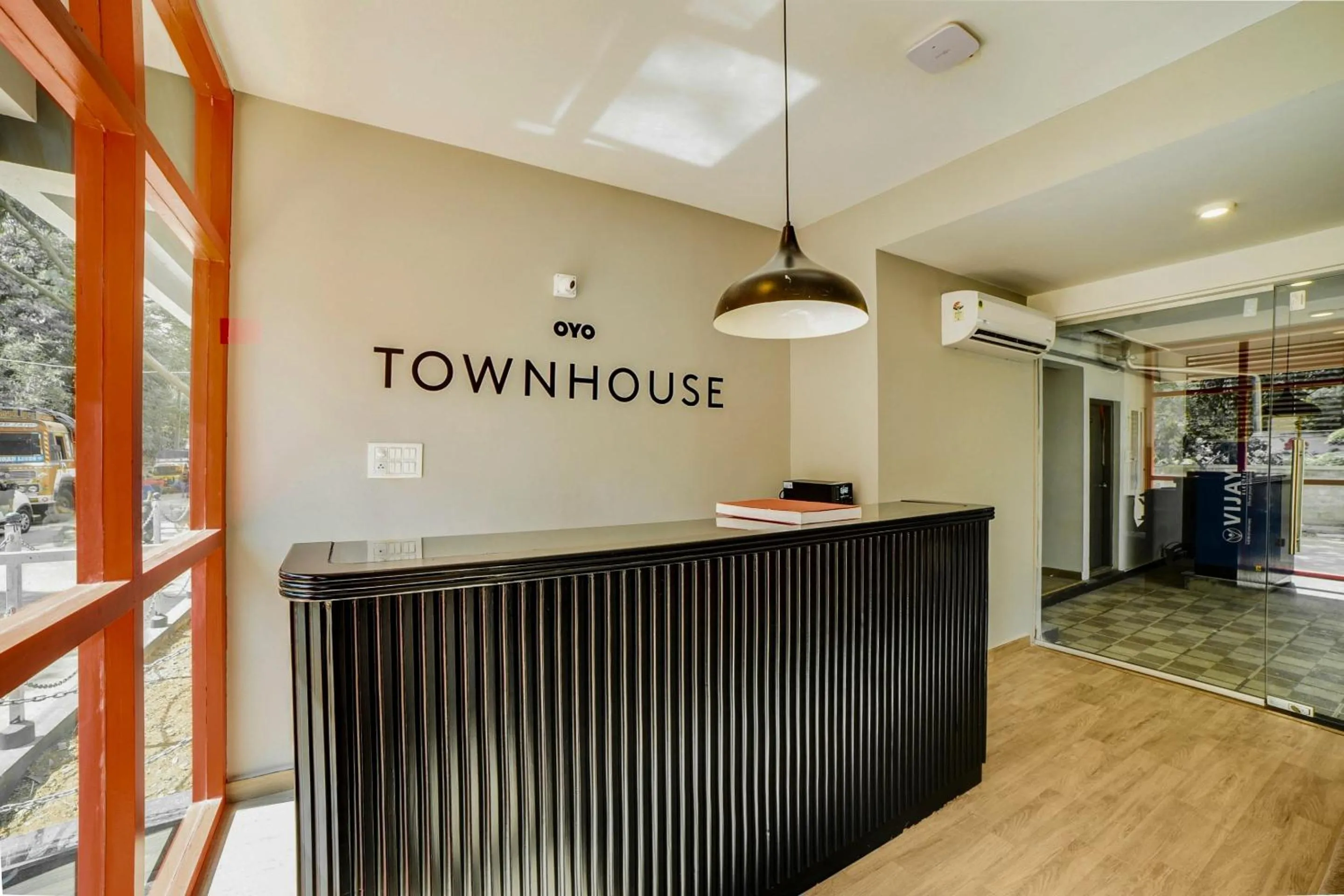Lobby or reception in Townhouse Sarvar Hospitality Near Ascendas Park Square Mall