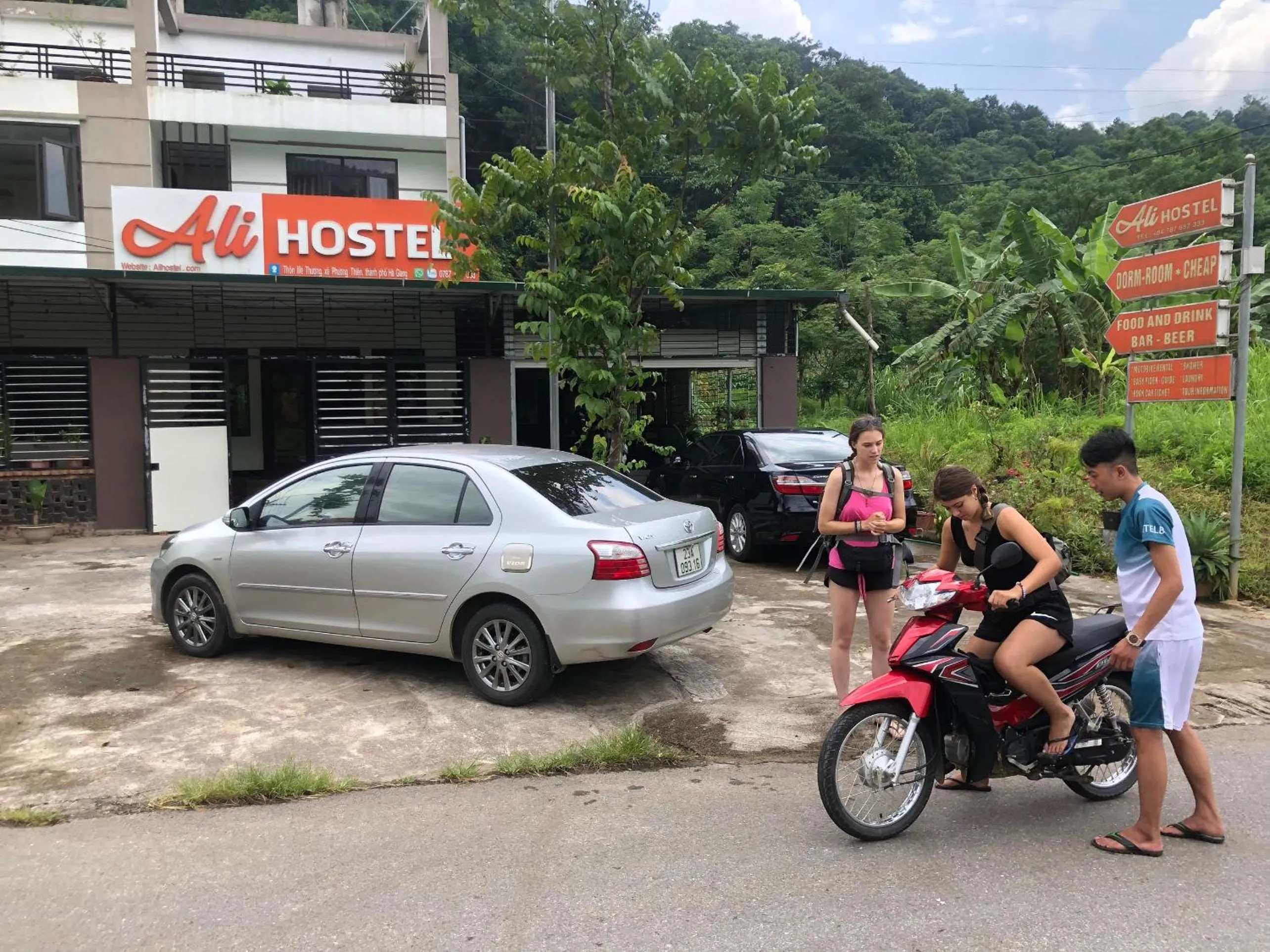 Facade/entrance in Ha Giang Ali Hostel