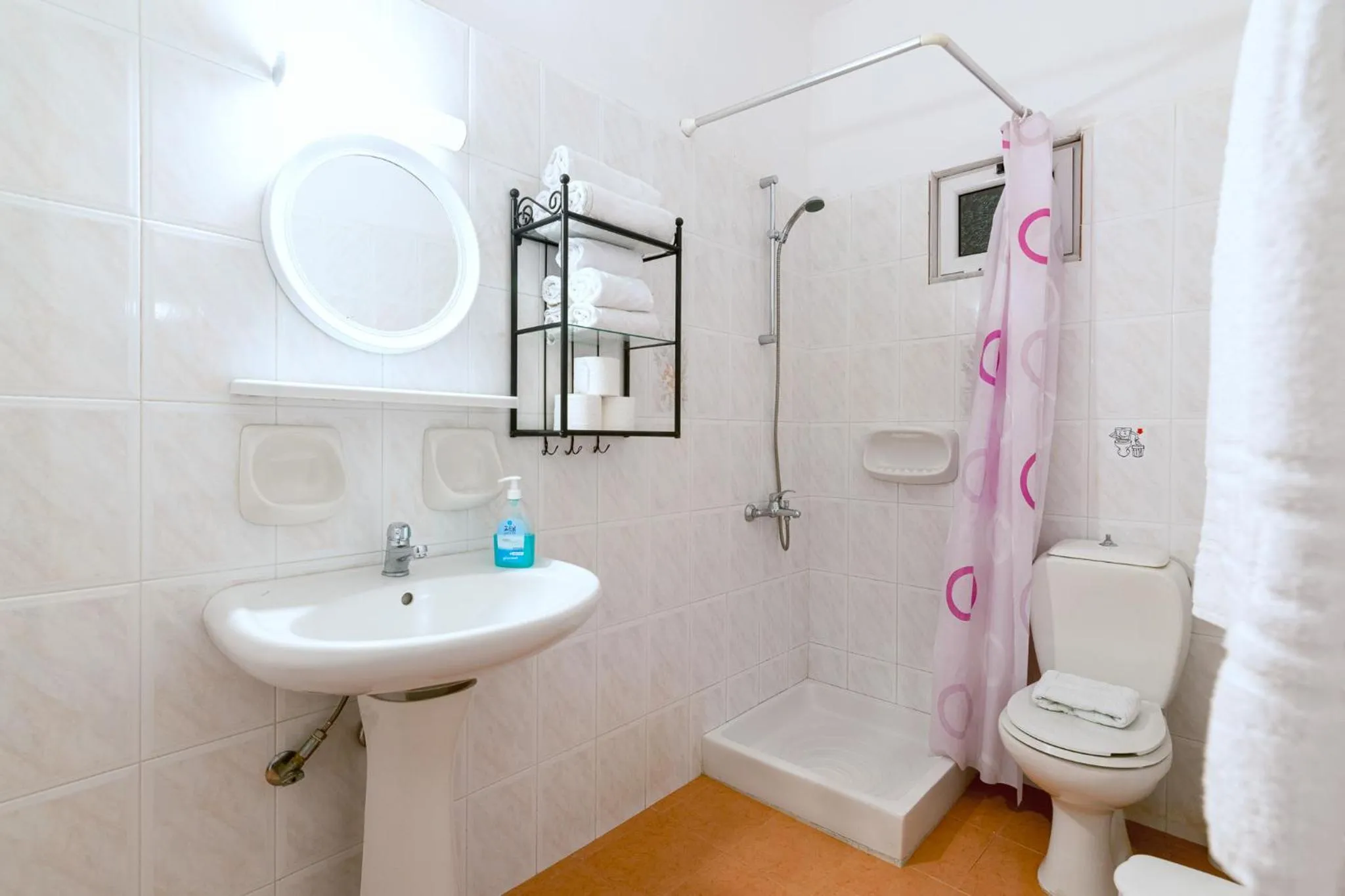 Bathroom in Ni-Mar Studios & Apartments