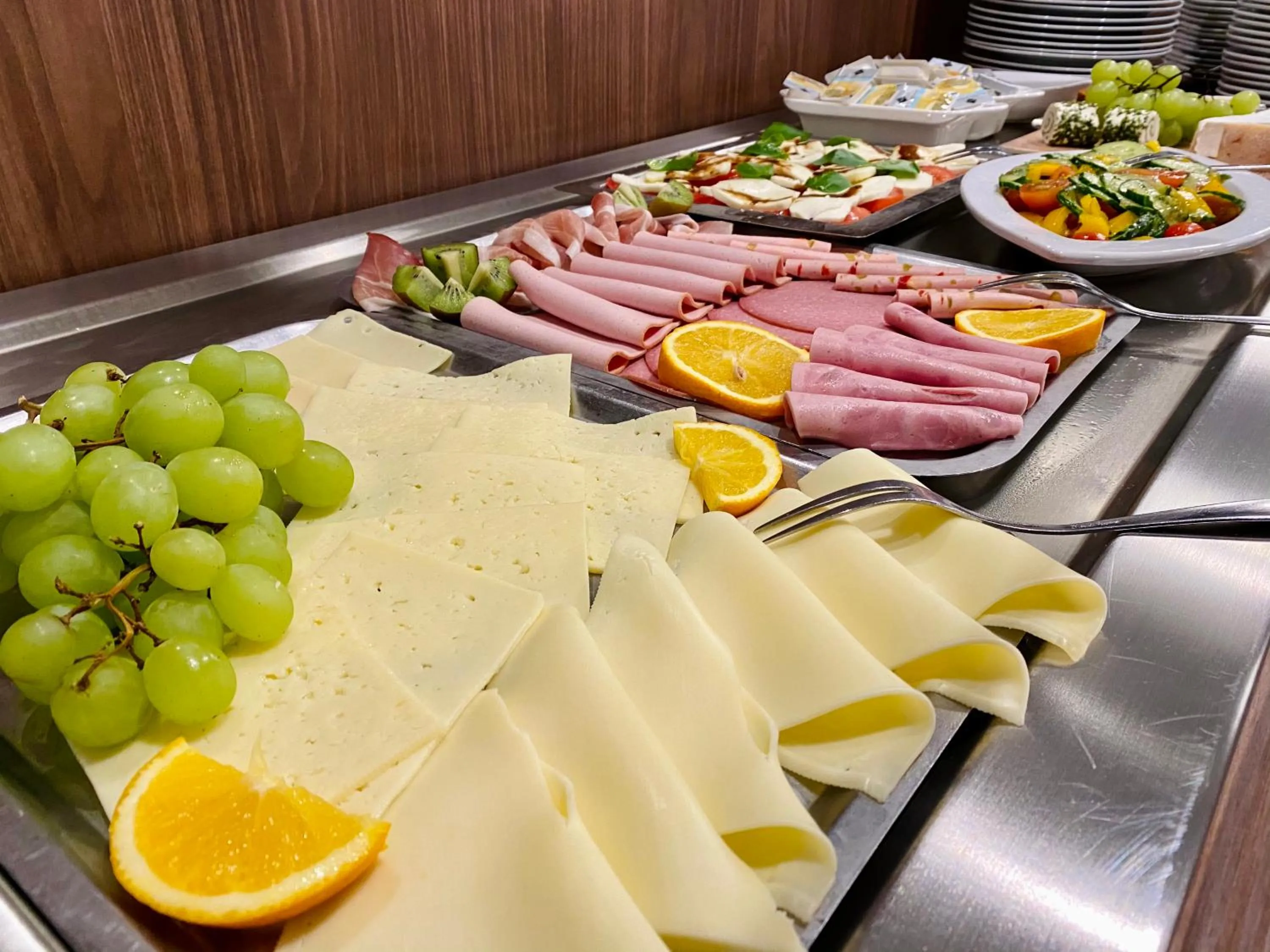 Food and drinks in Best Western Comfort Business Hotel Düsseldorf-Neuss