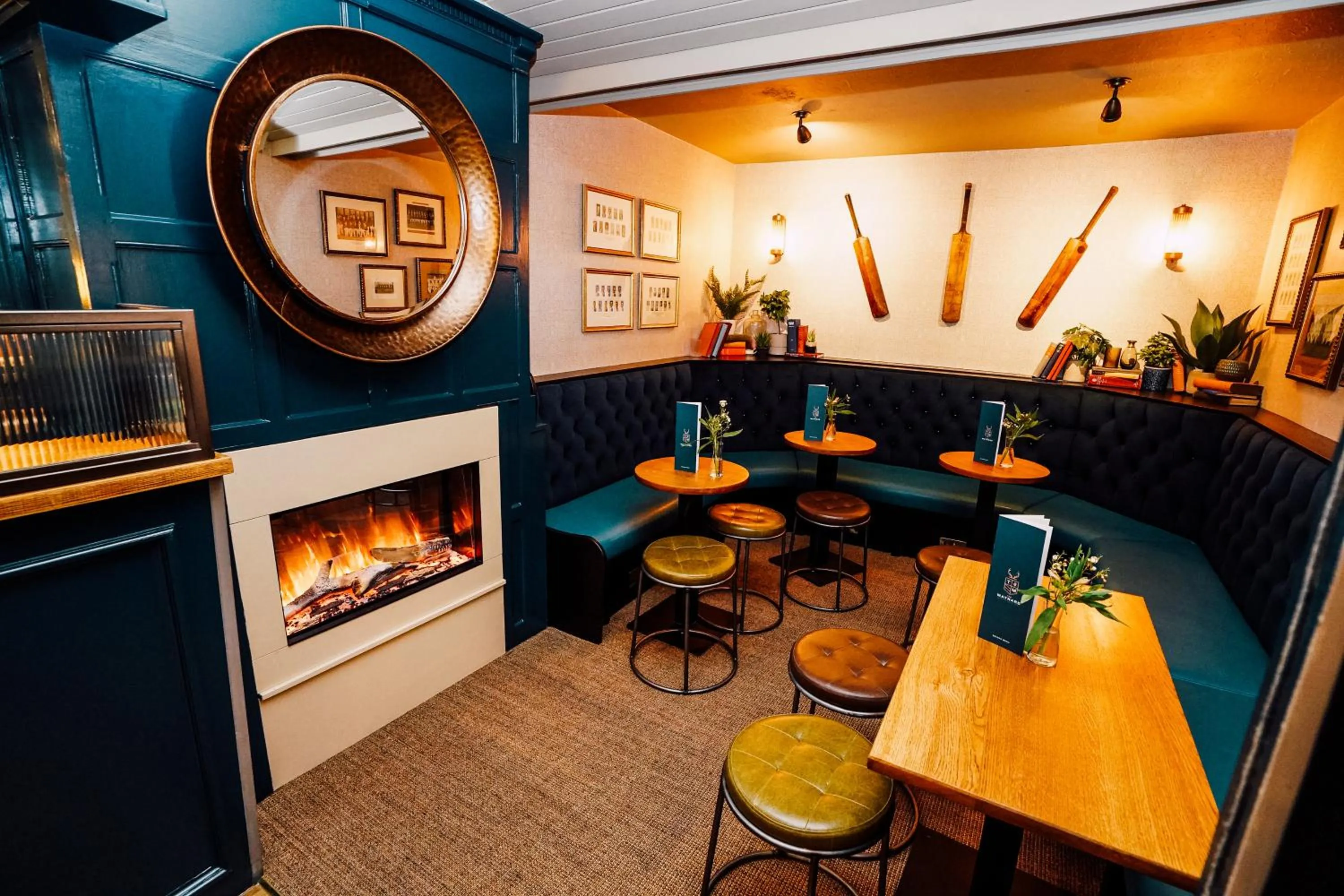 Lounge or bar in The Maynard