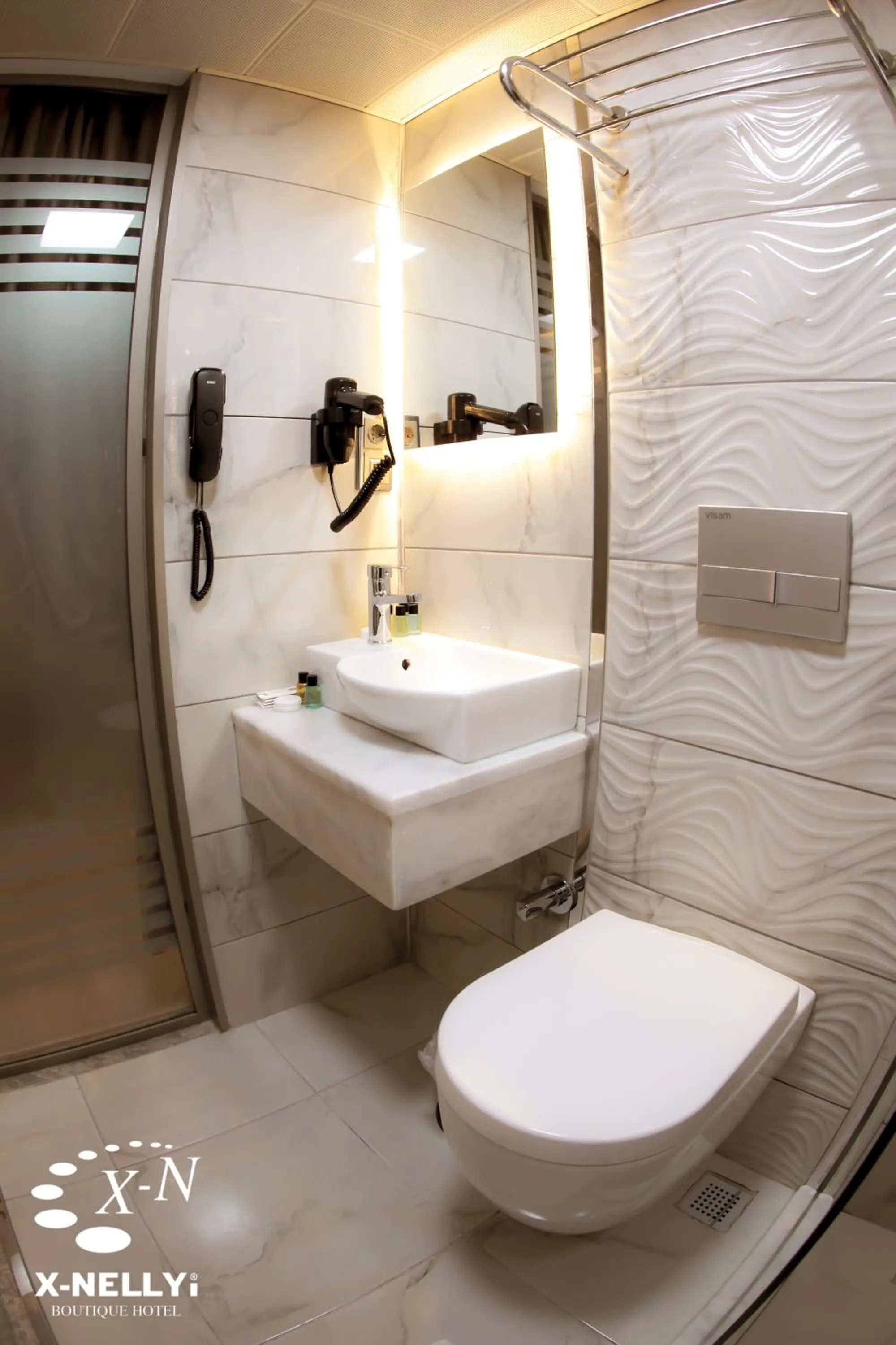 Bathroom in X-NELLYİ HOTEL