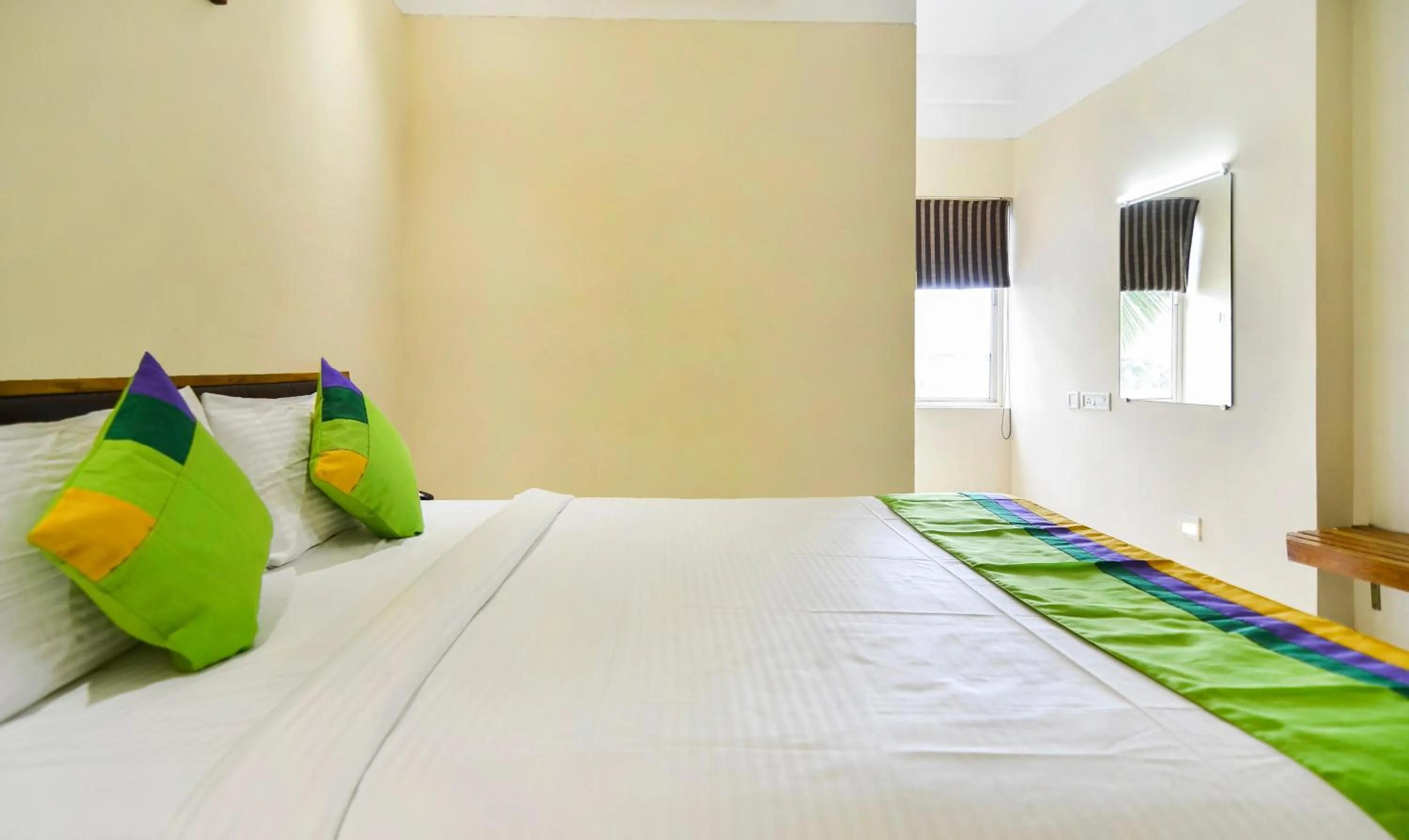 Bed in Itsy Hotels Platinum Inn