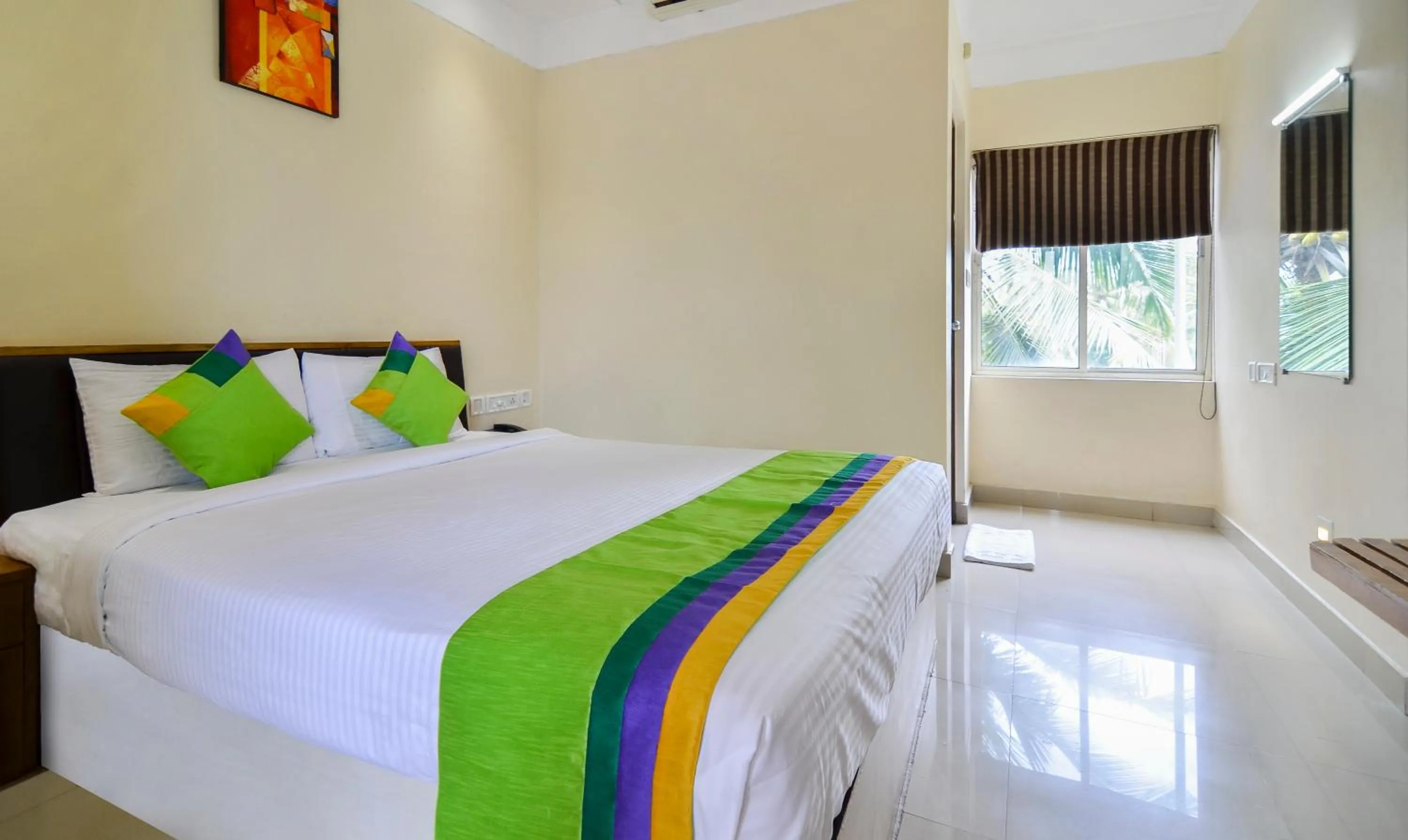 Bed in Itsy Hotels Platinum Inn