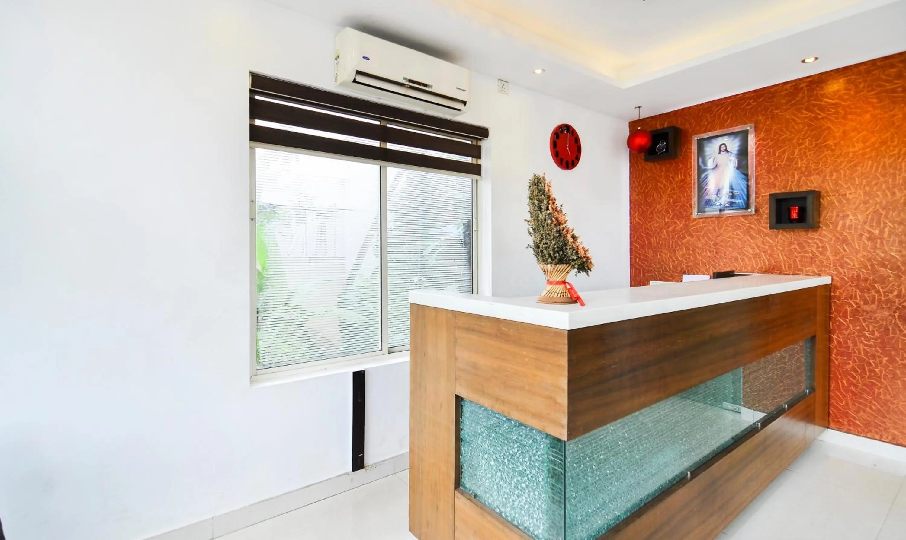 Lobby or reception in Itsy Hotels Platinum Inn